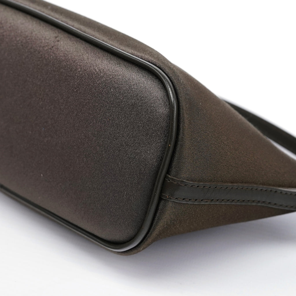 039 1103 Olive Satin Boat Pochette