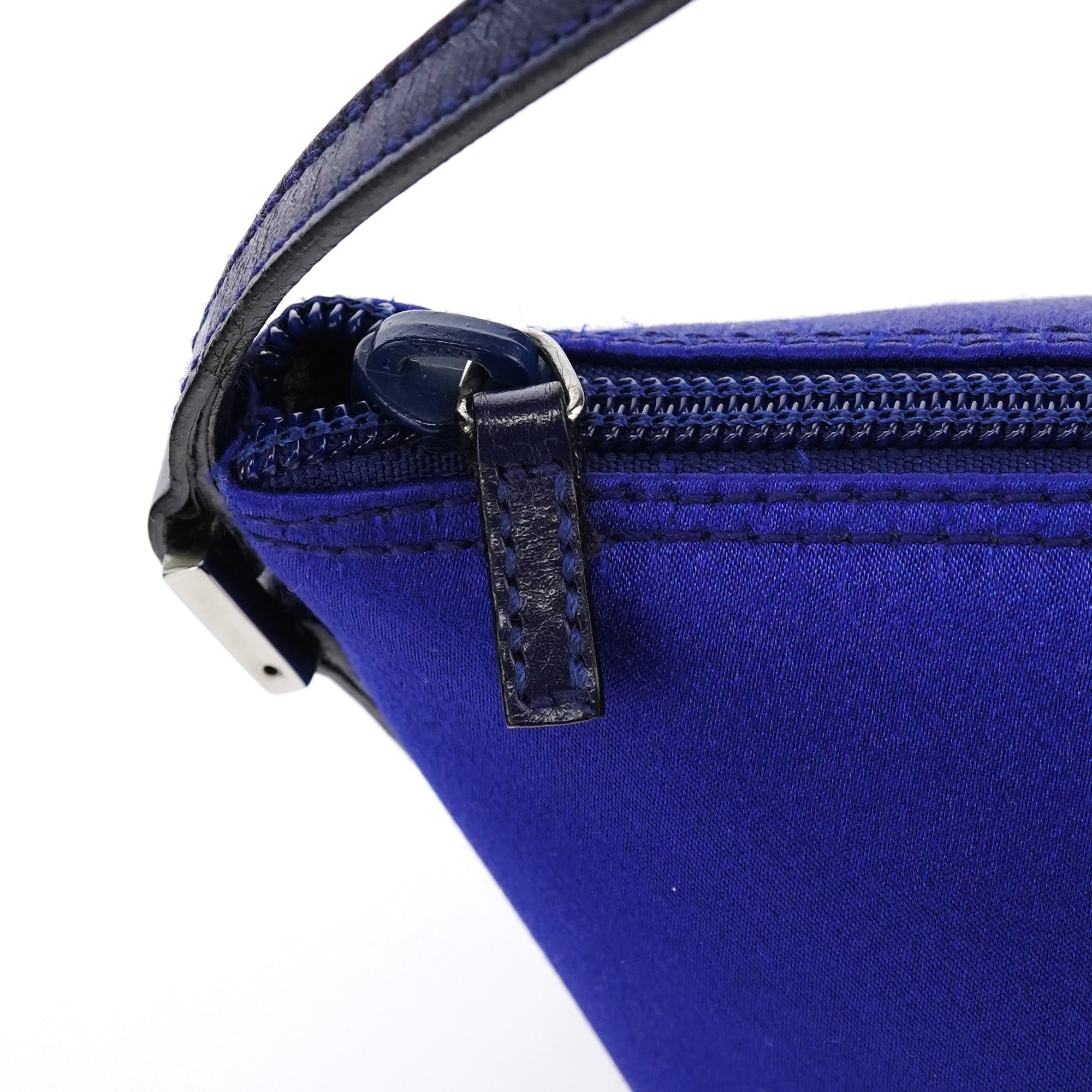039 1103 Royal Blue Boat Pochette