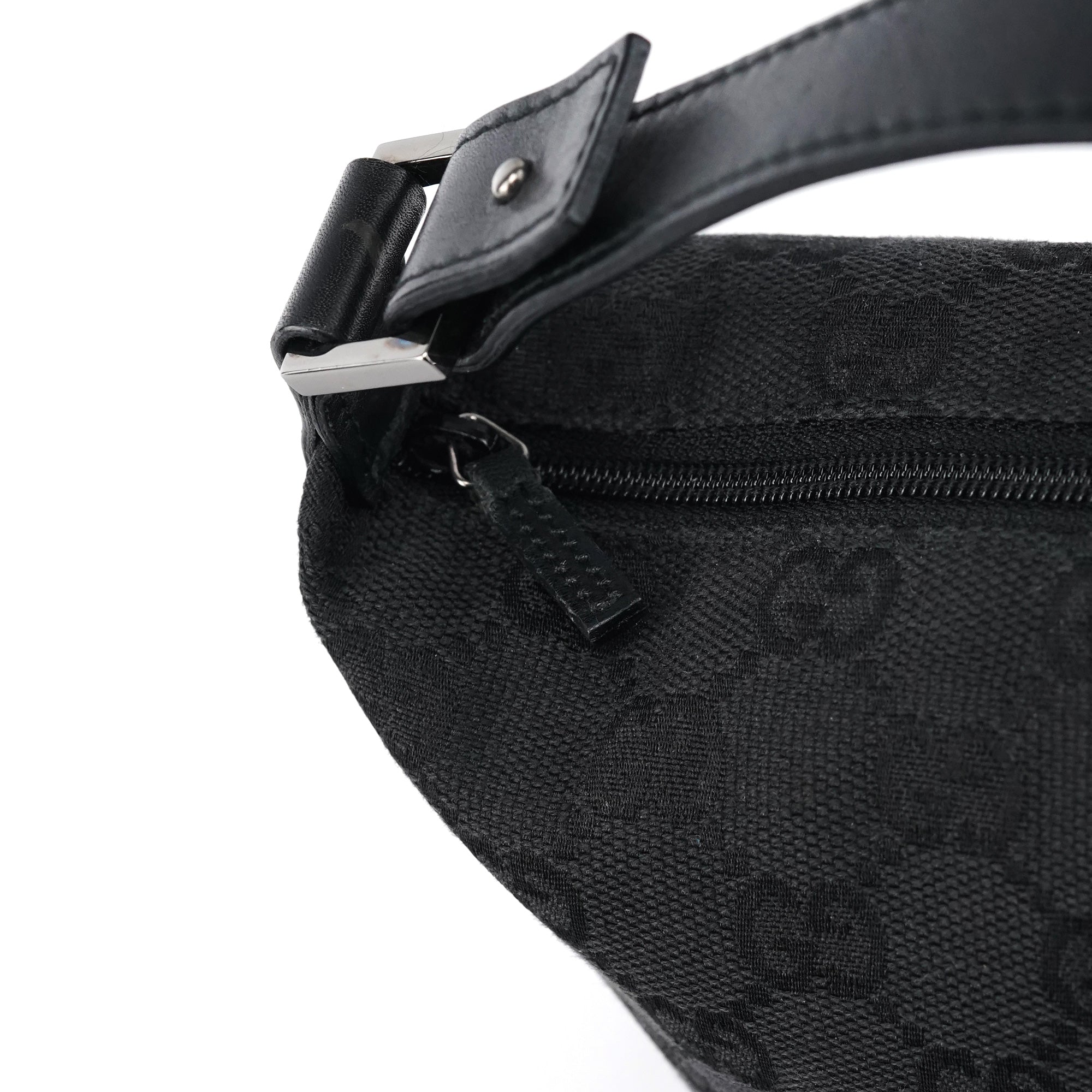039 1147 Black GG Handbag