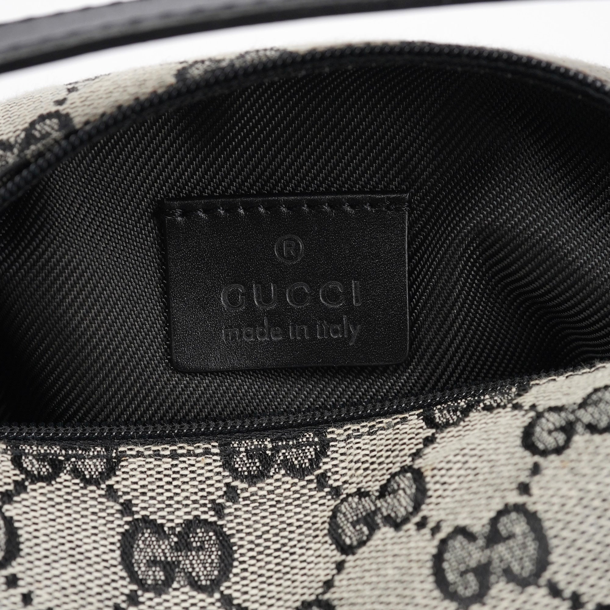 039 1147 Grey GG Handbag