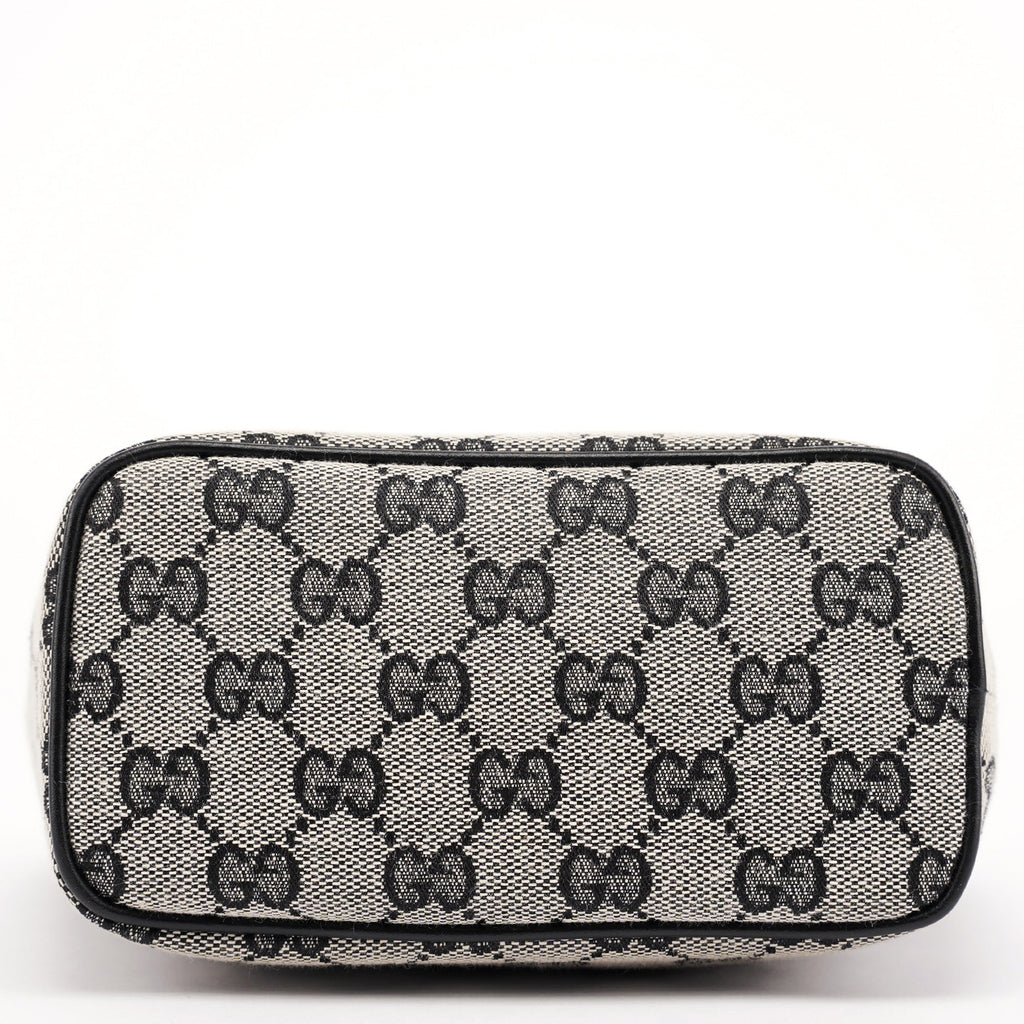 039 1147 Grey GG Handbag