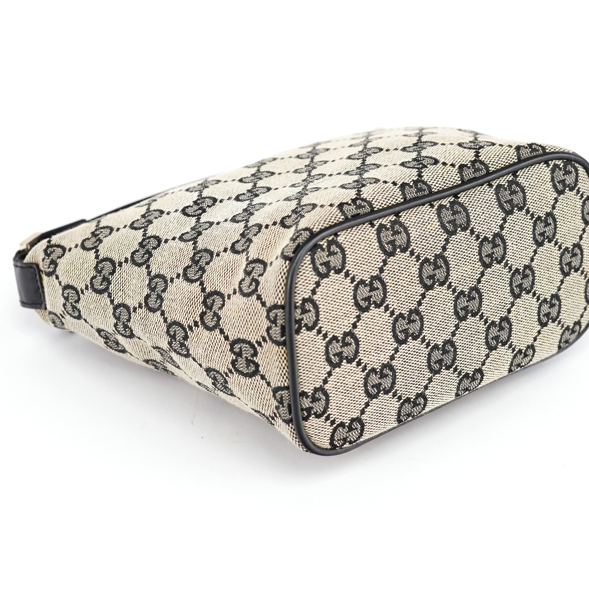 039 1147 Grey GG Handbag