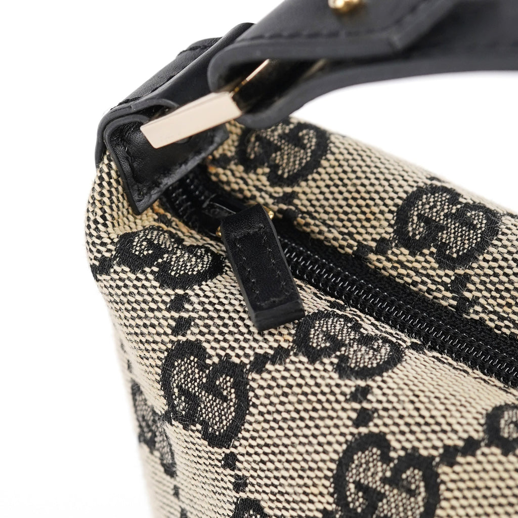039 1147 Grey GG Handbag