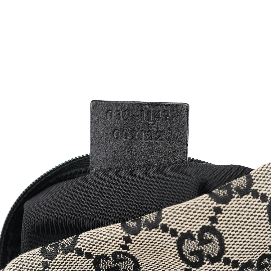 039 1147 Grey GG Handbag