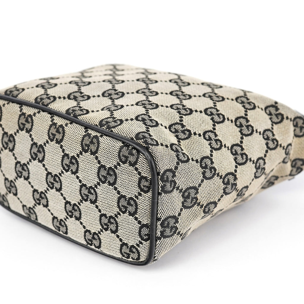 039 1147 Grey GG Handbag