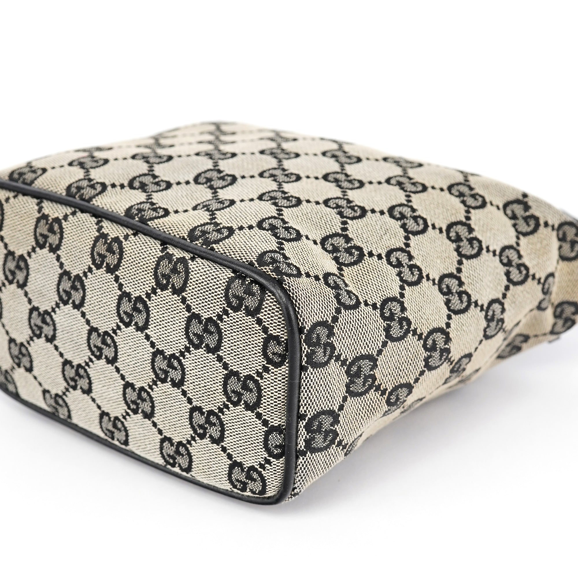 039 1147 Grey GG Handbag