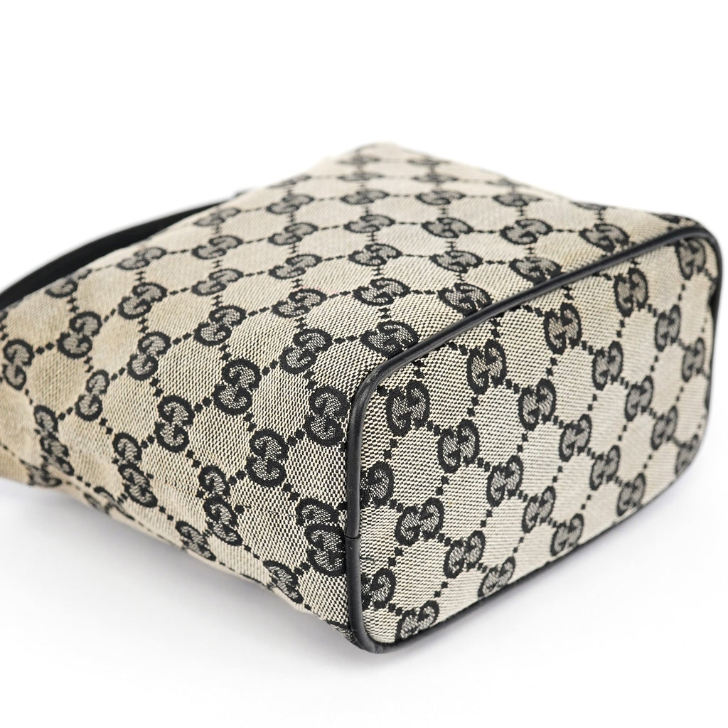 039 1147 Grey GG Handbag