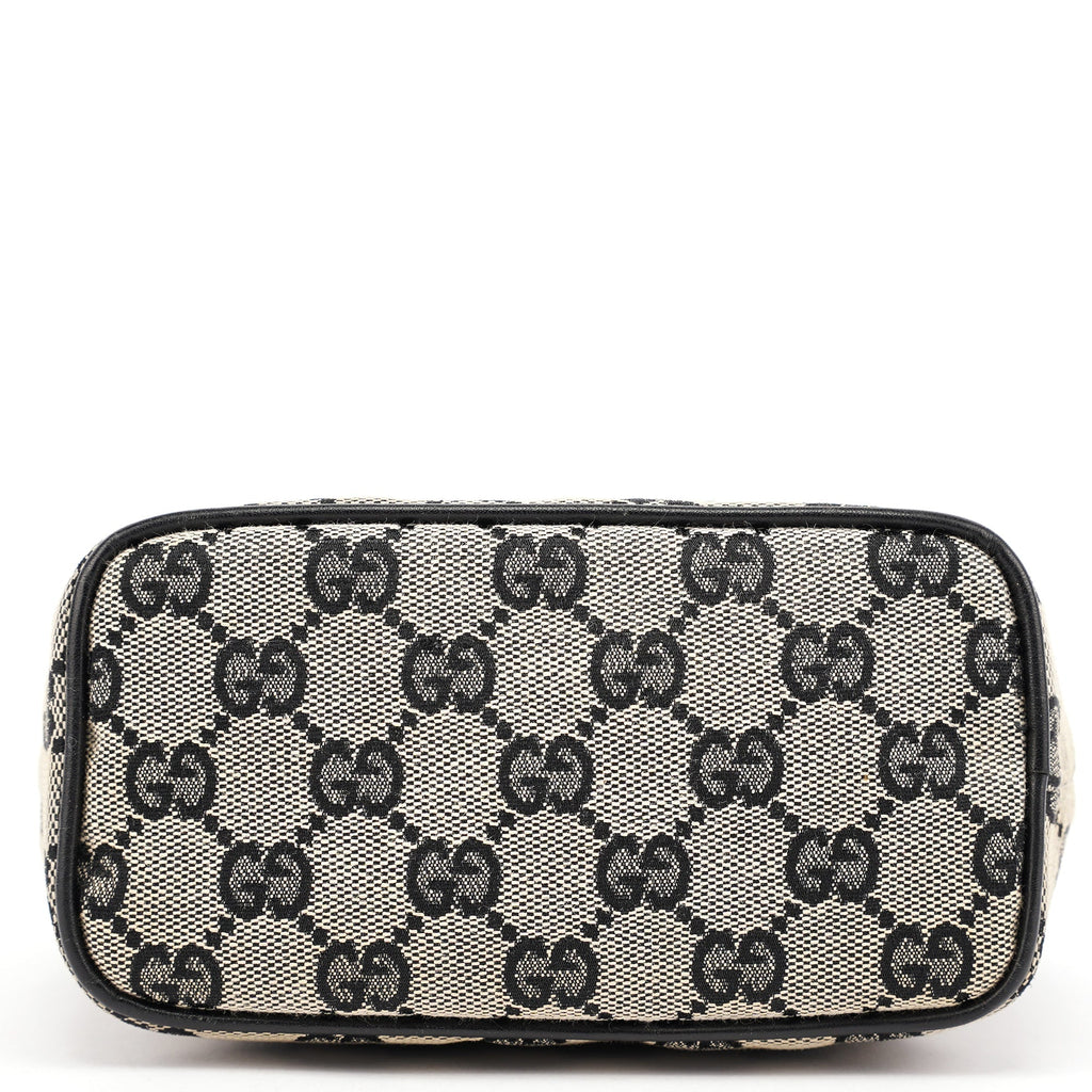 039 1147 Grey GG Handbag