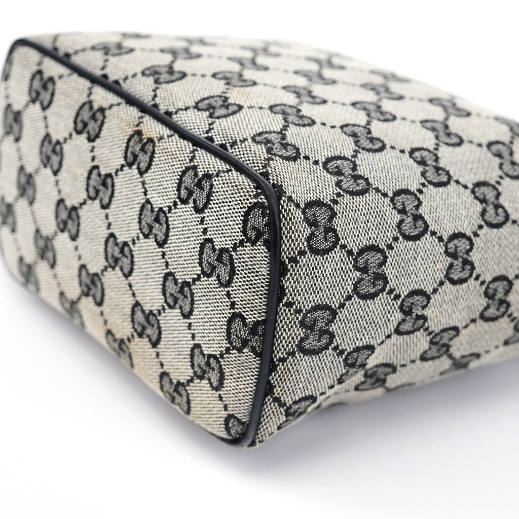 039 1147 Grey GG Handbag