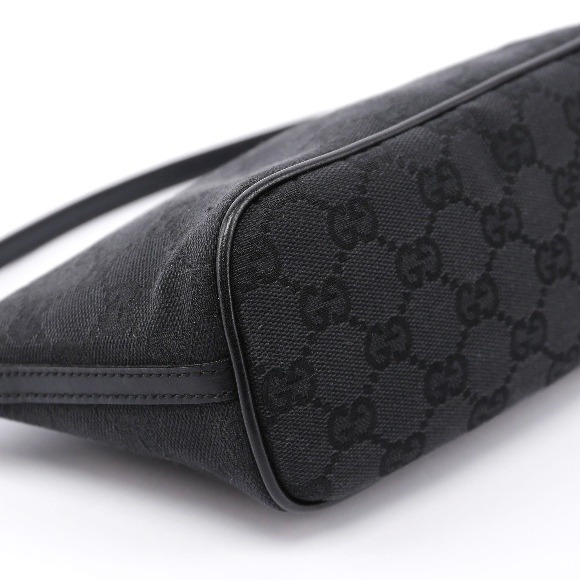 0391103 Black GG Boat Pochette