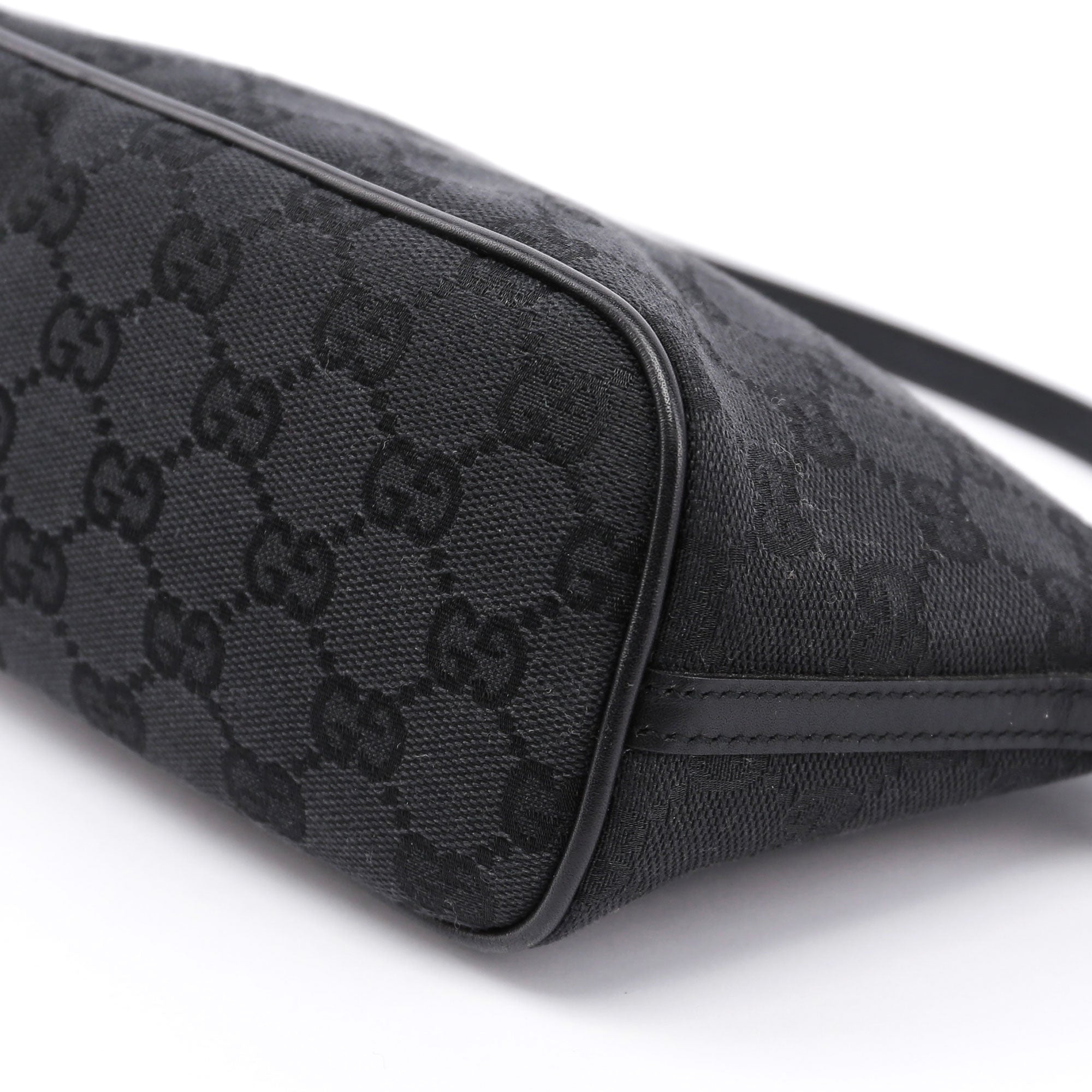 0391103 Black GG Boat Pochette