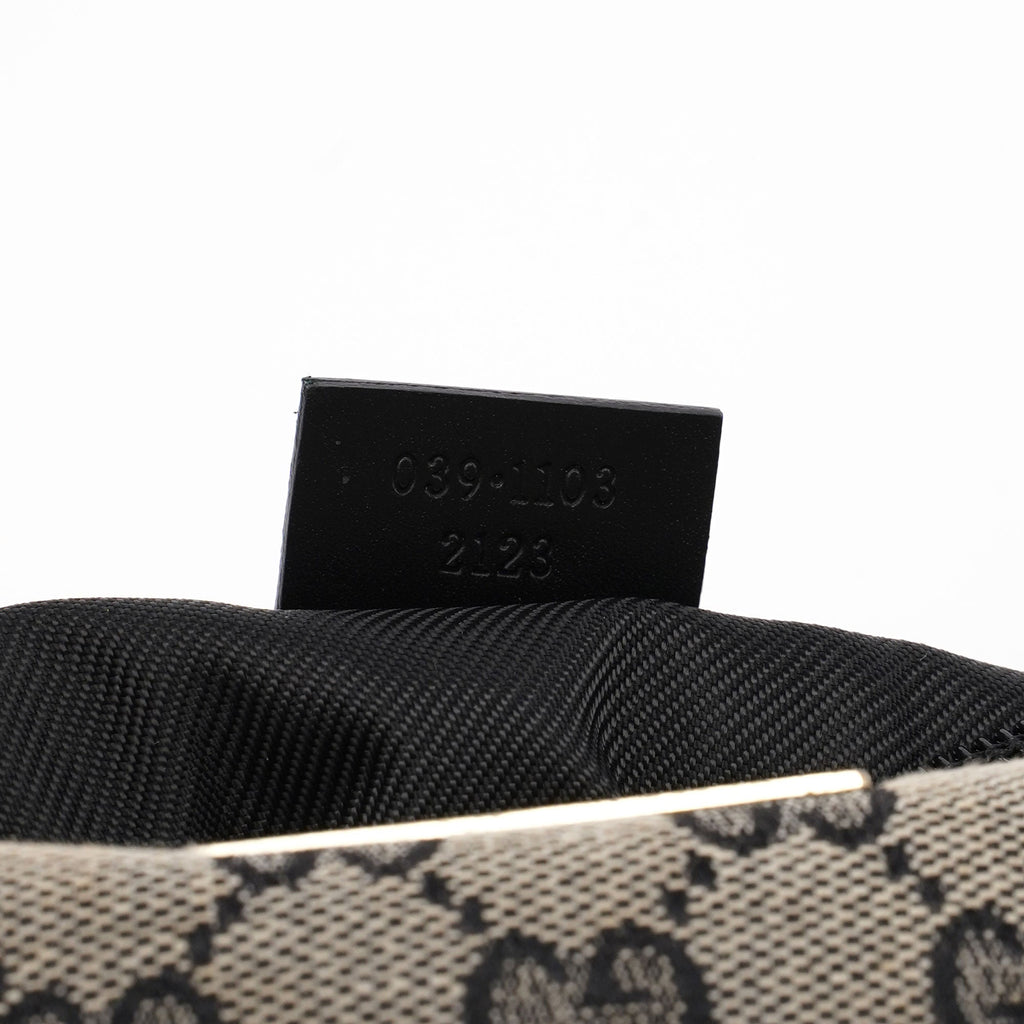 0391103 Grey GG Boat Pochette
