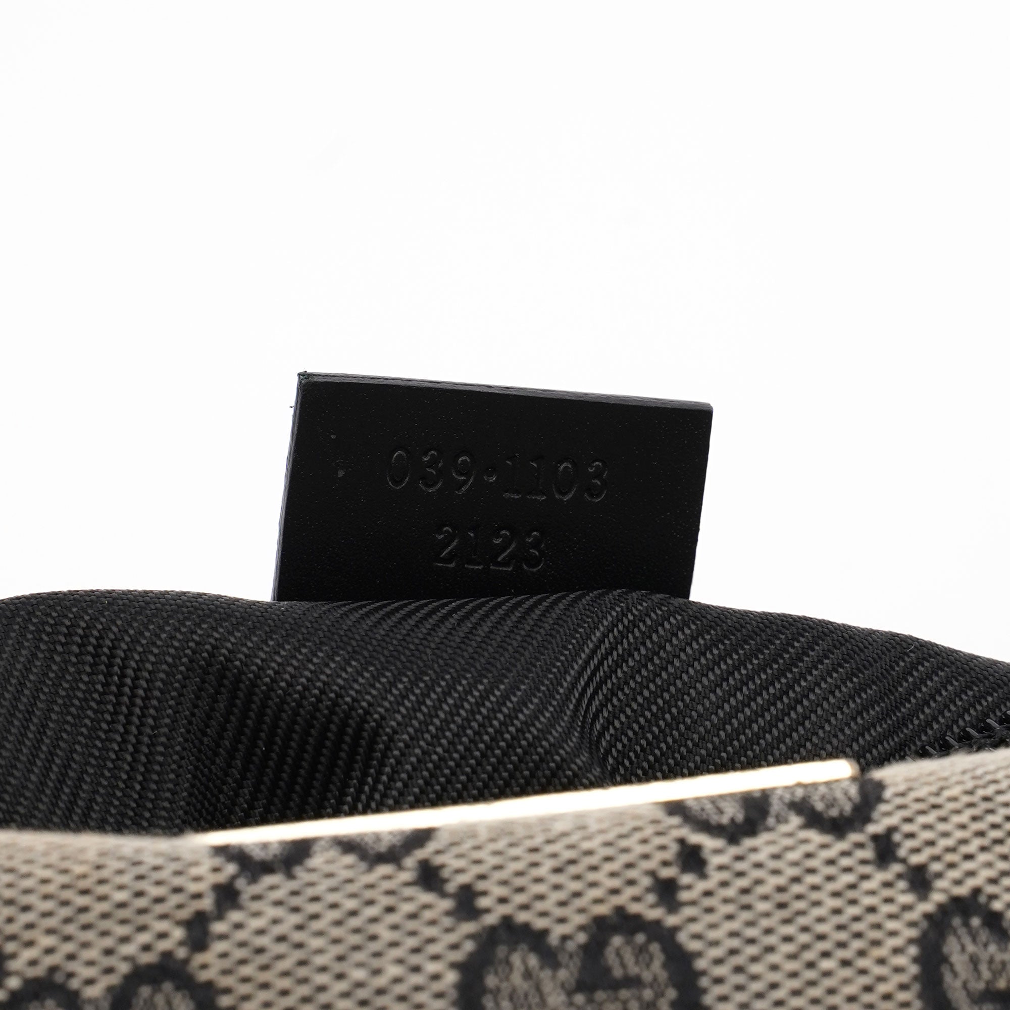 0391103 Grey GG Boat Pochette