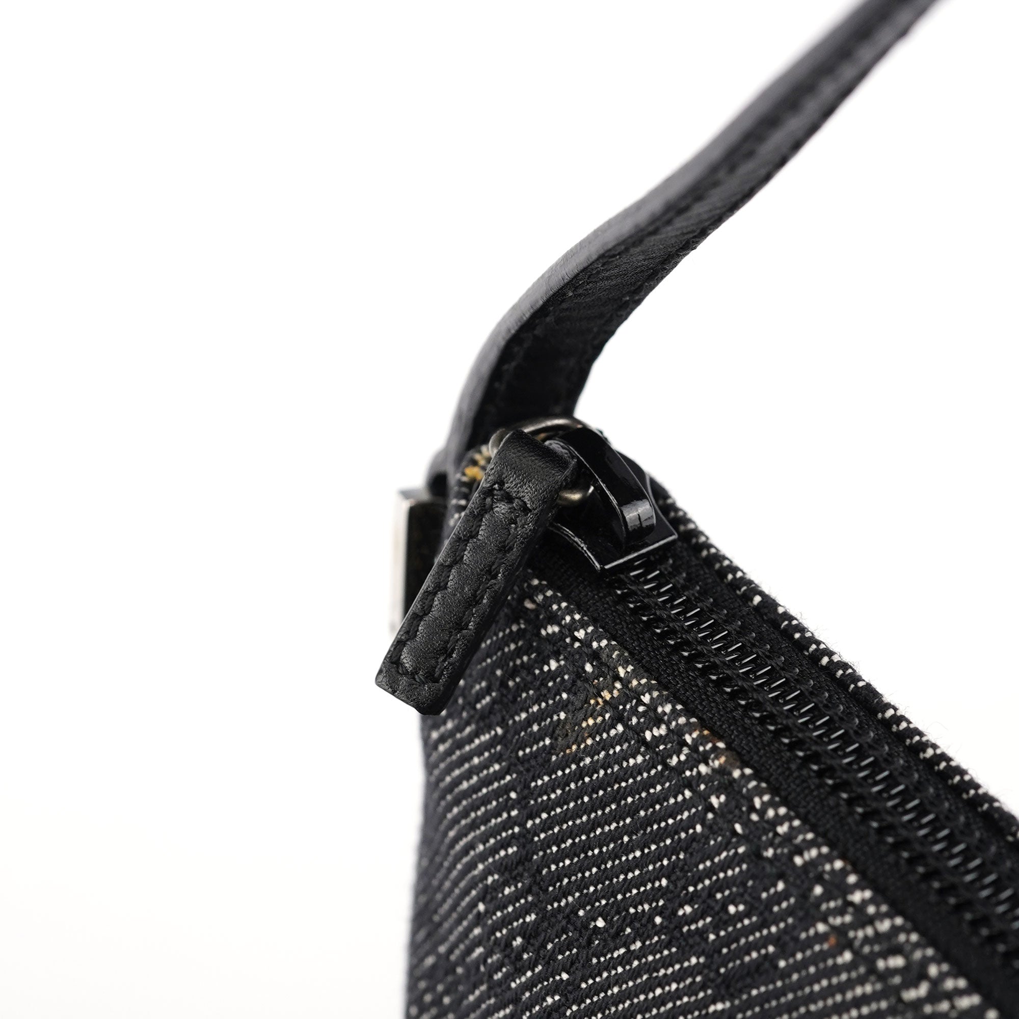 07198 Anthracite Denim GG Boat Pochette