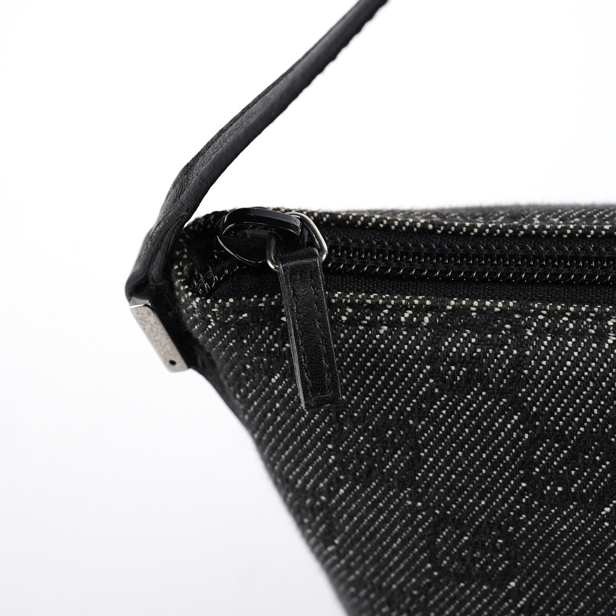07198 Anthracite Denim GG Boat Pochette
