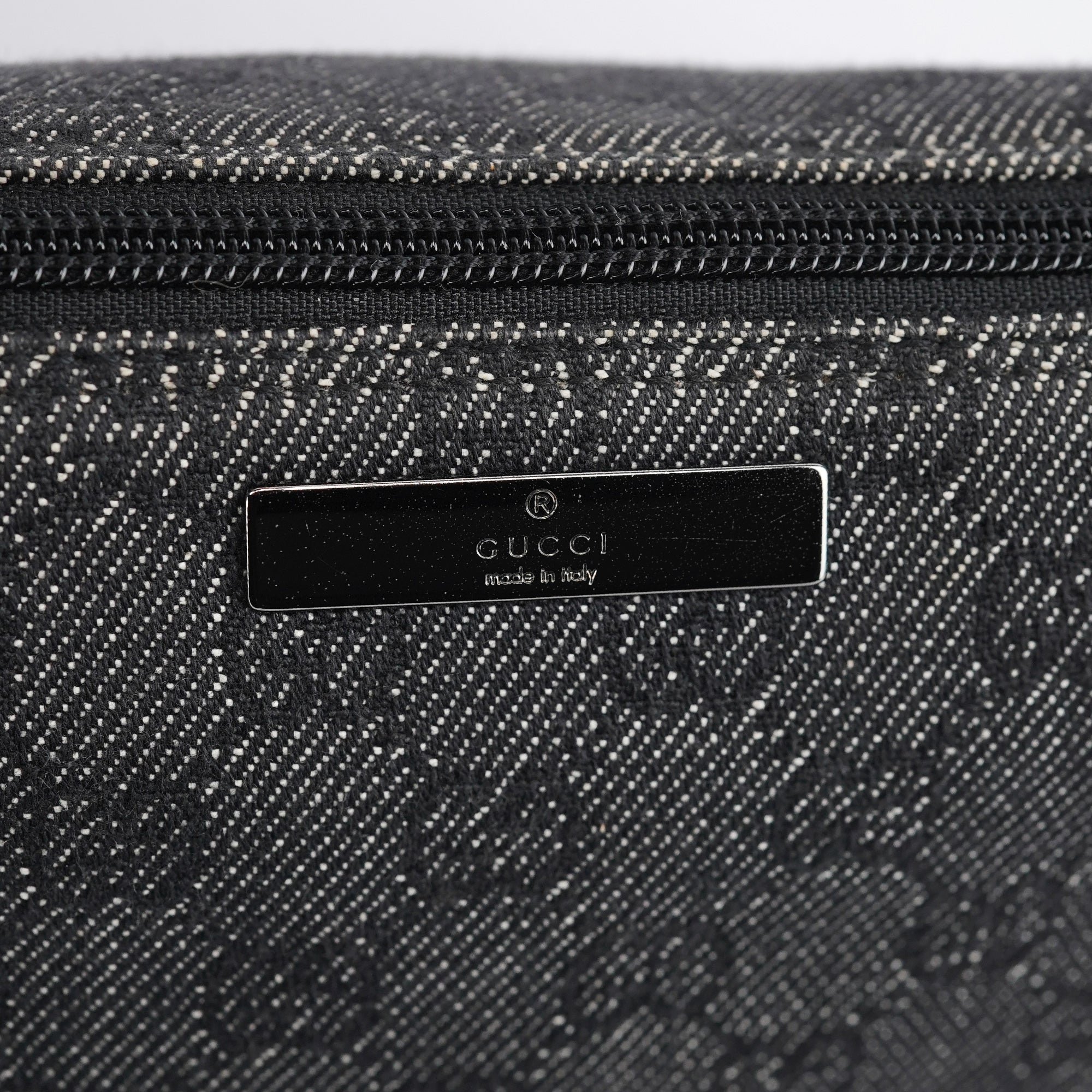 07198 Anthracite Denim GG Boat Pochette