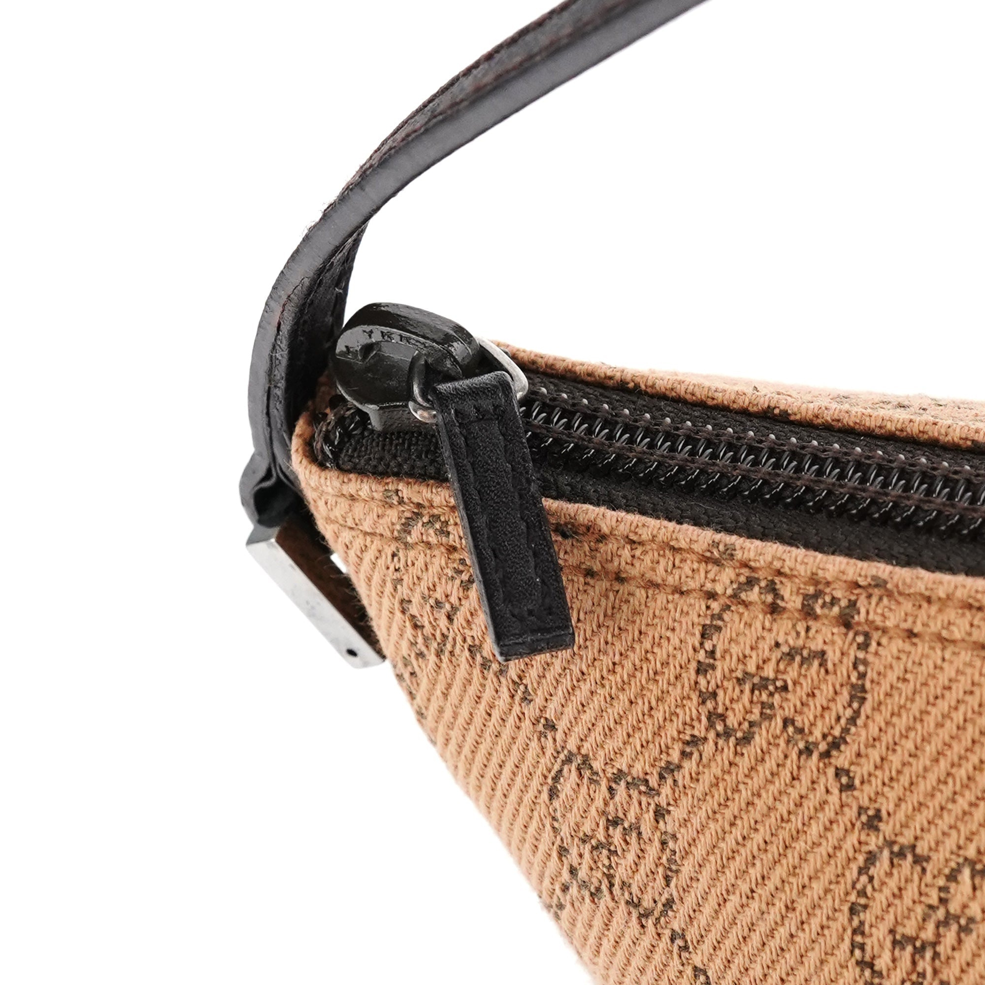 07198 Beige GG Boat Pochette