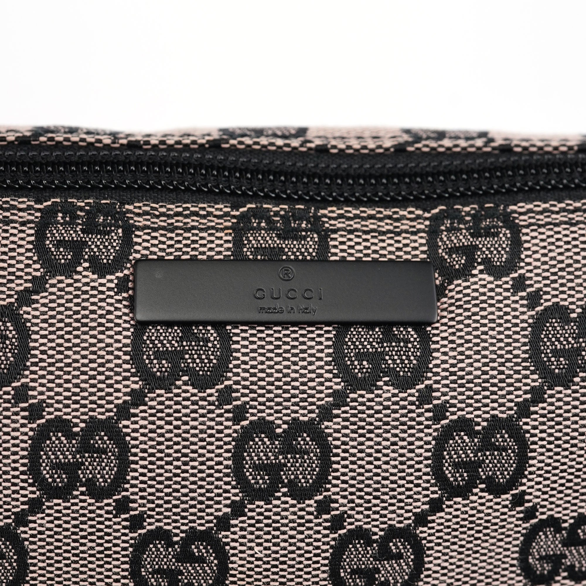 07198 Beige Matte Black GG Boat Pochette