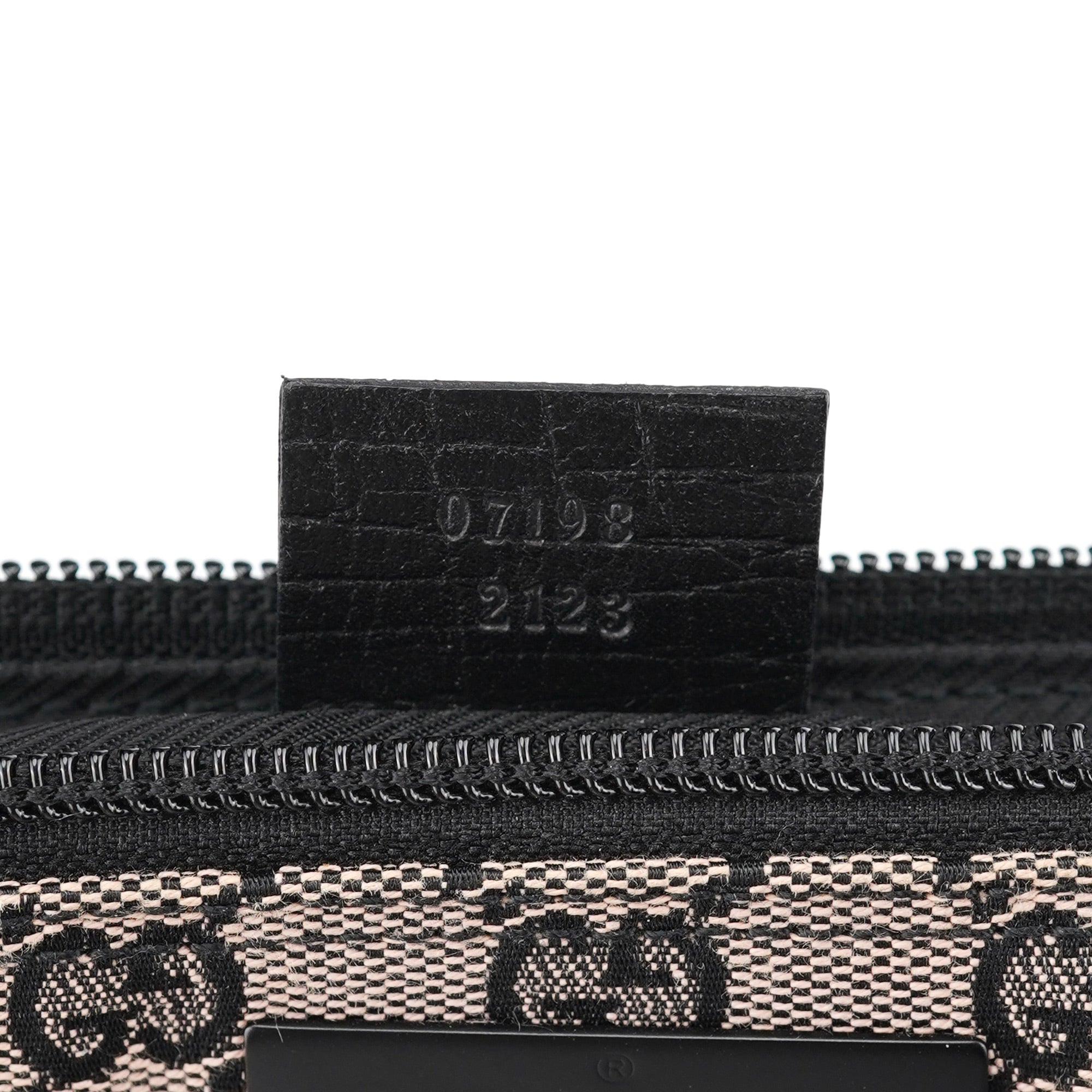 07198 Beige Matte Black GG Boat Pochette