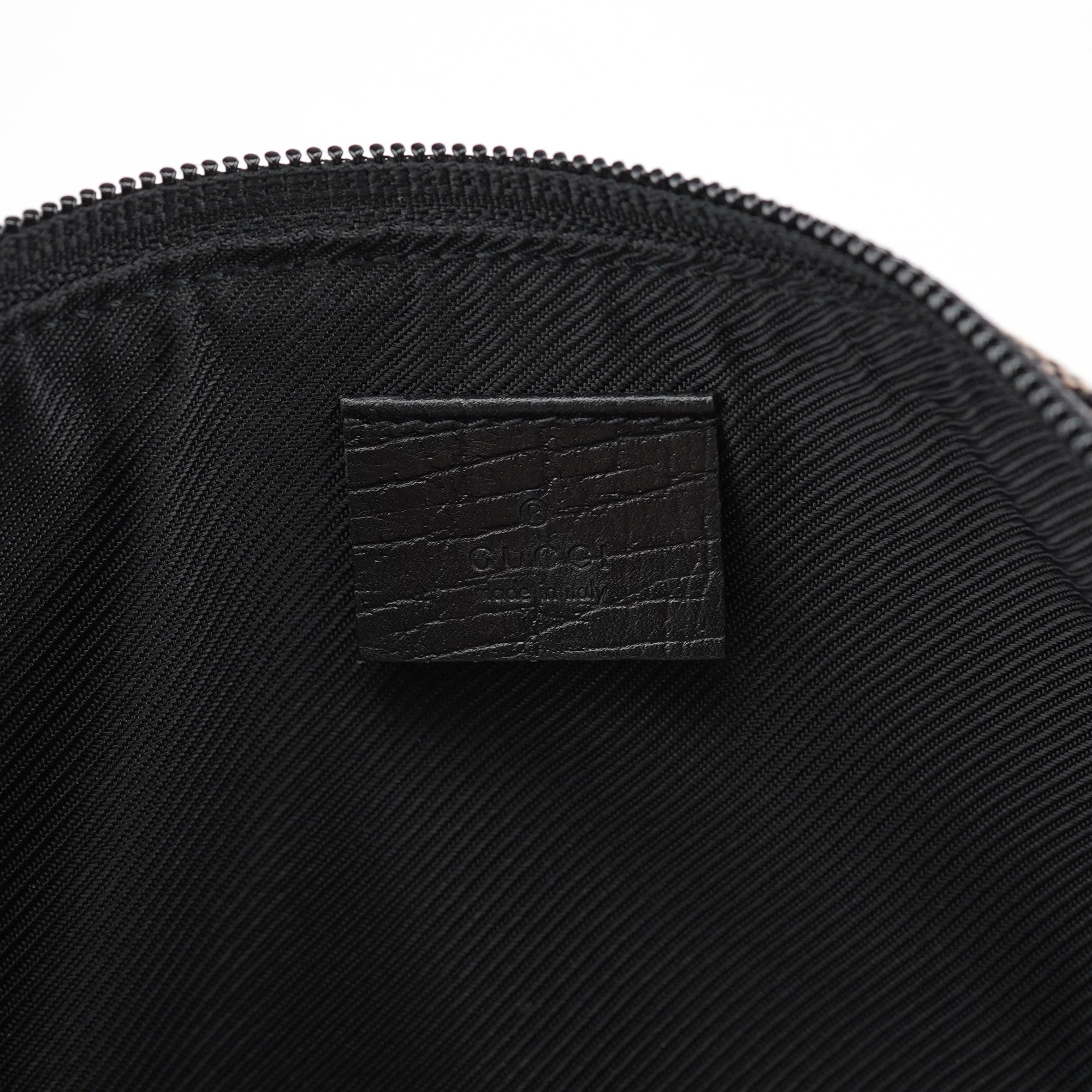 07198 Beige Matte Black GG Boat Pochette