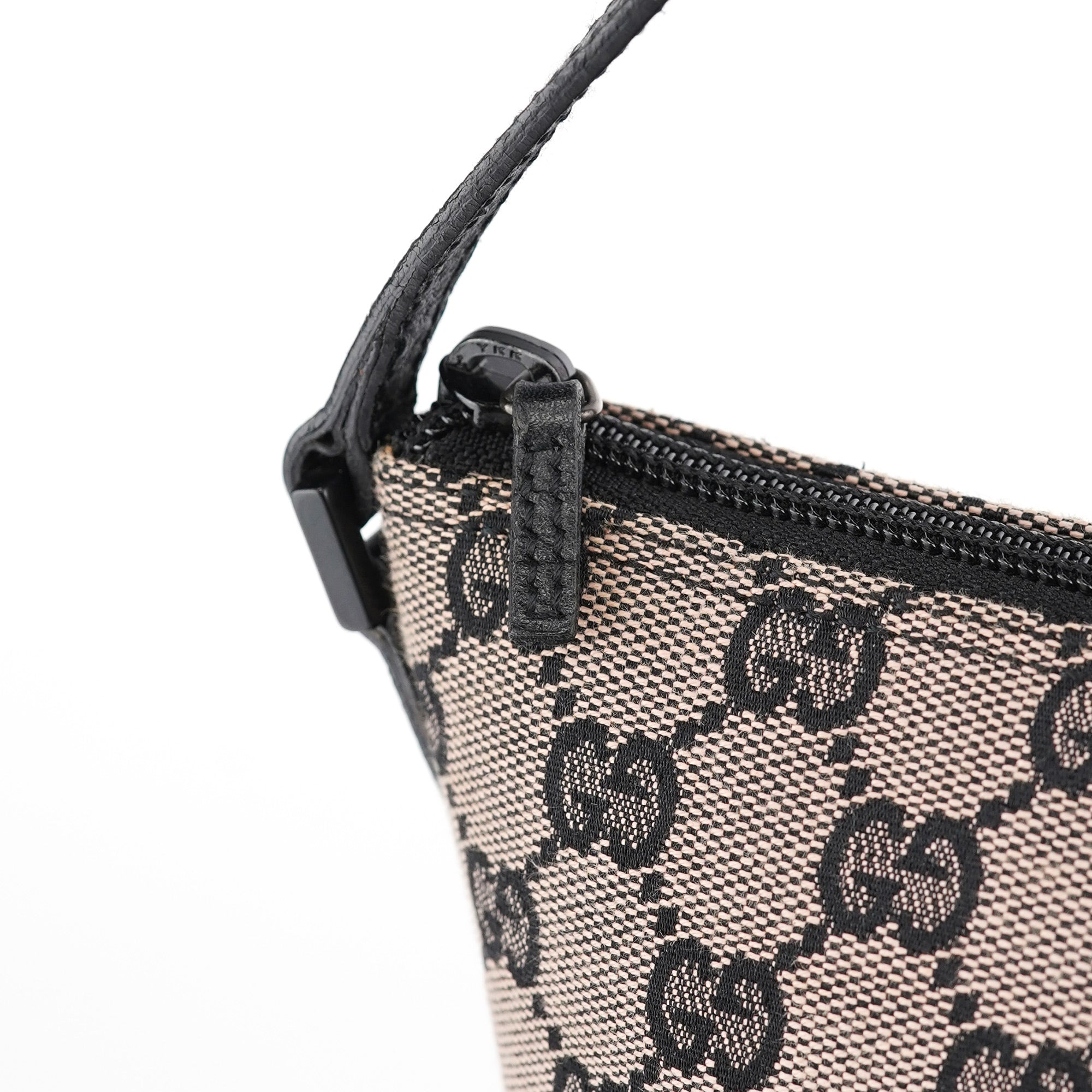 07198 Beige Matte Black GG Boat Pochette