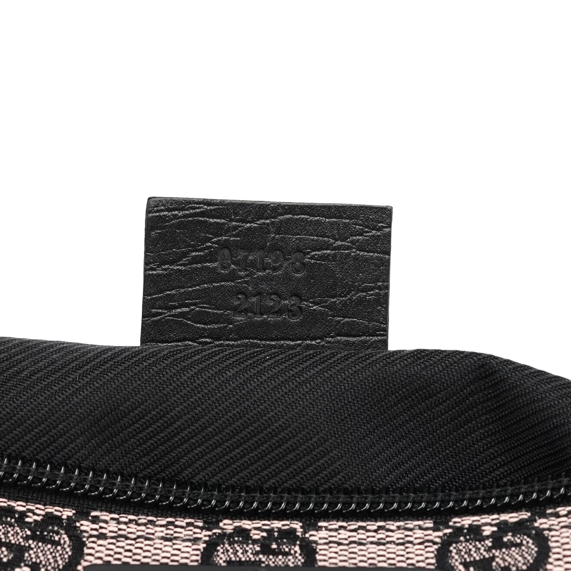07198 Beige Matte Black GG Boat Pochette