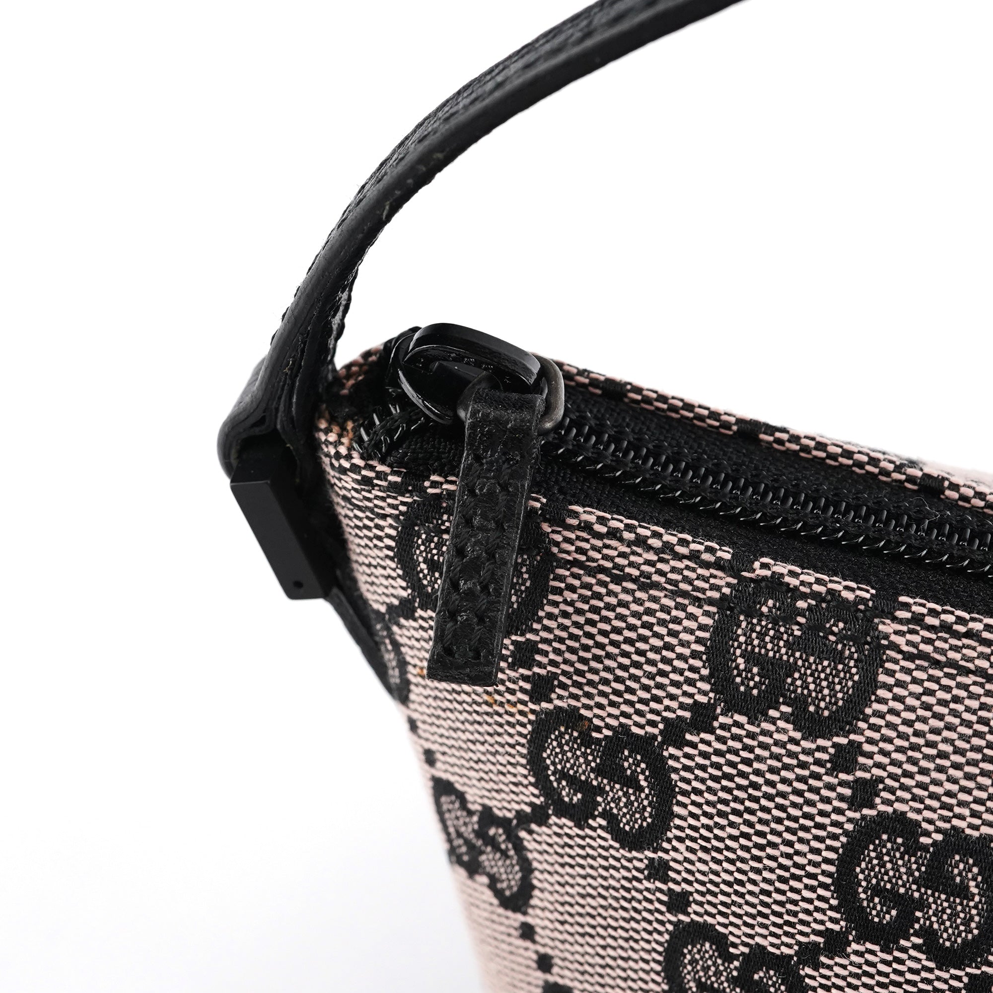 07198 Beige Matte Black GG Boat Pochette