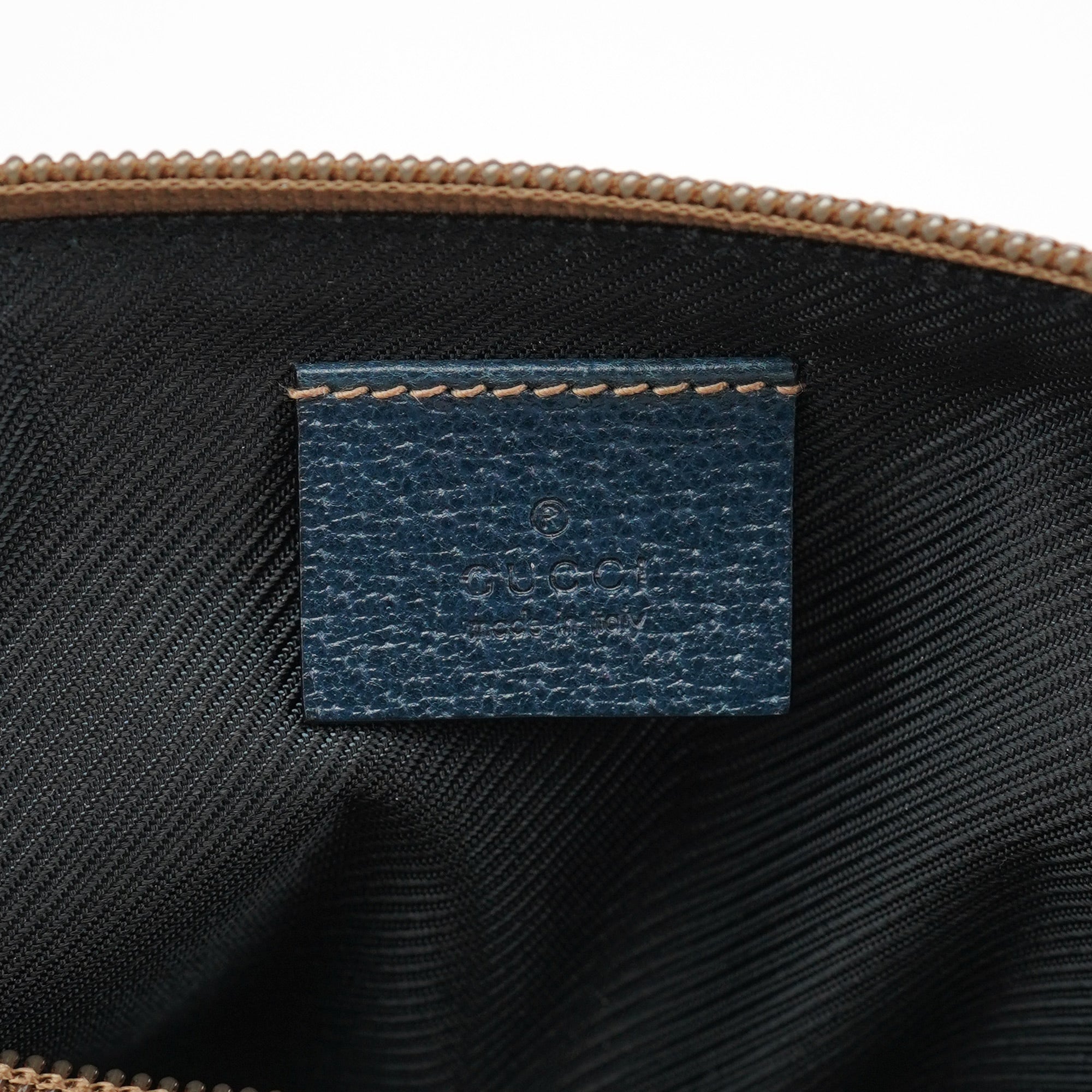 07198 Beige Navy GG Boat Pochette