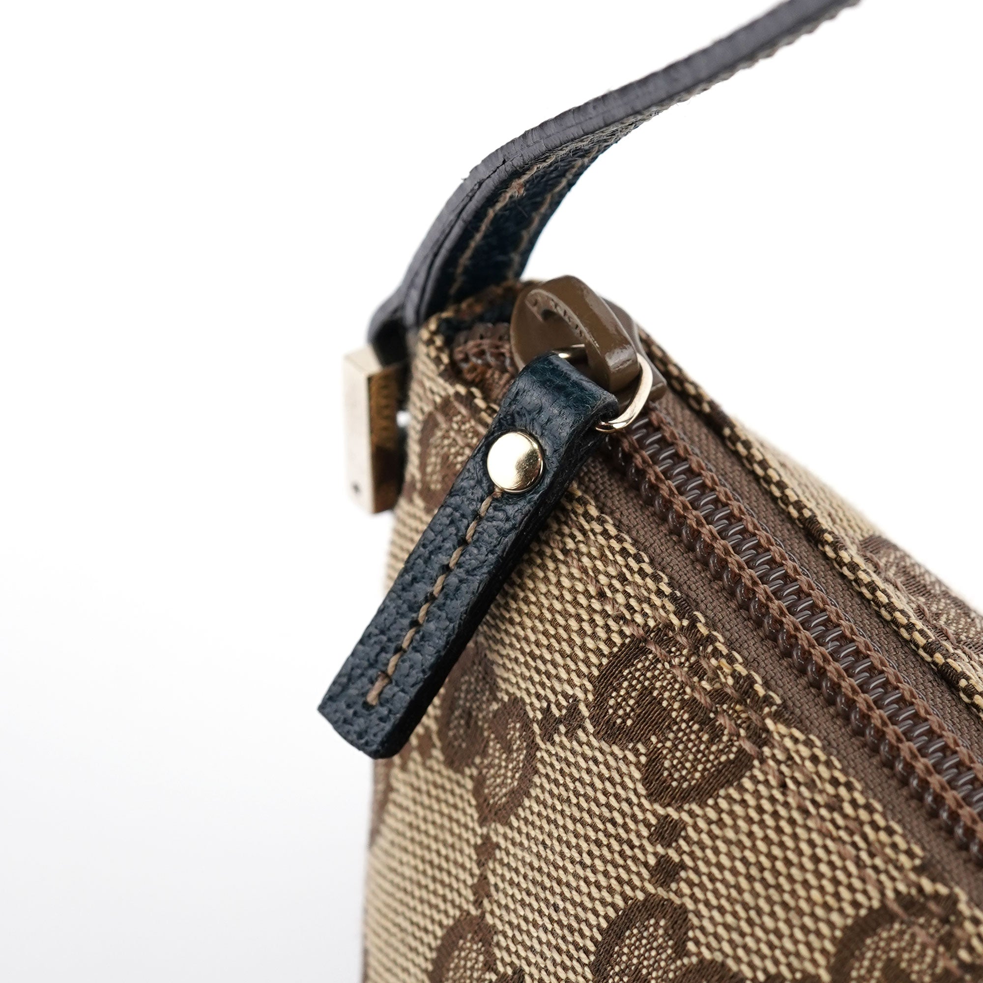 07198 Beige Navy GG Boat Pochette