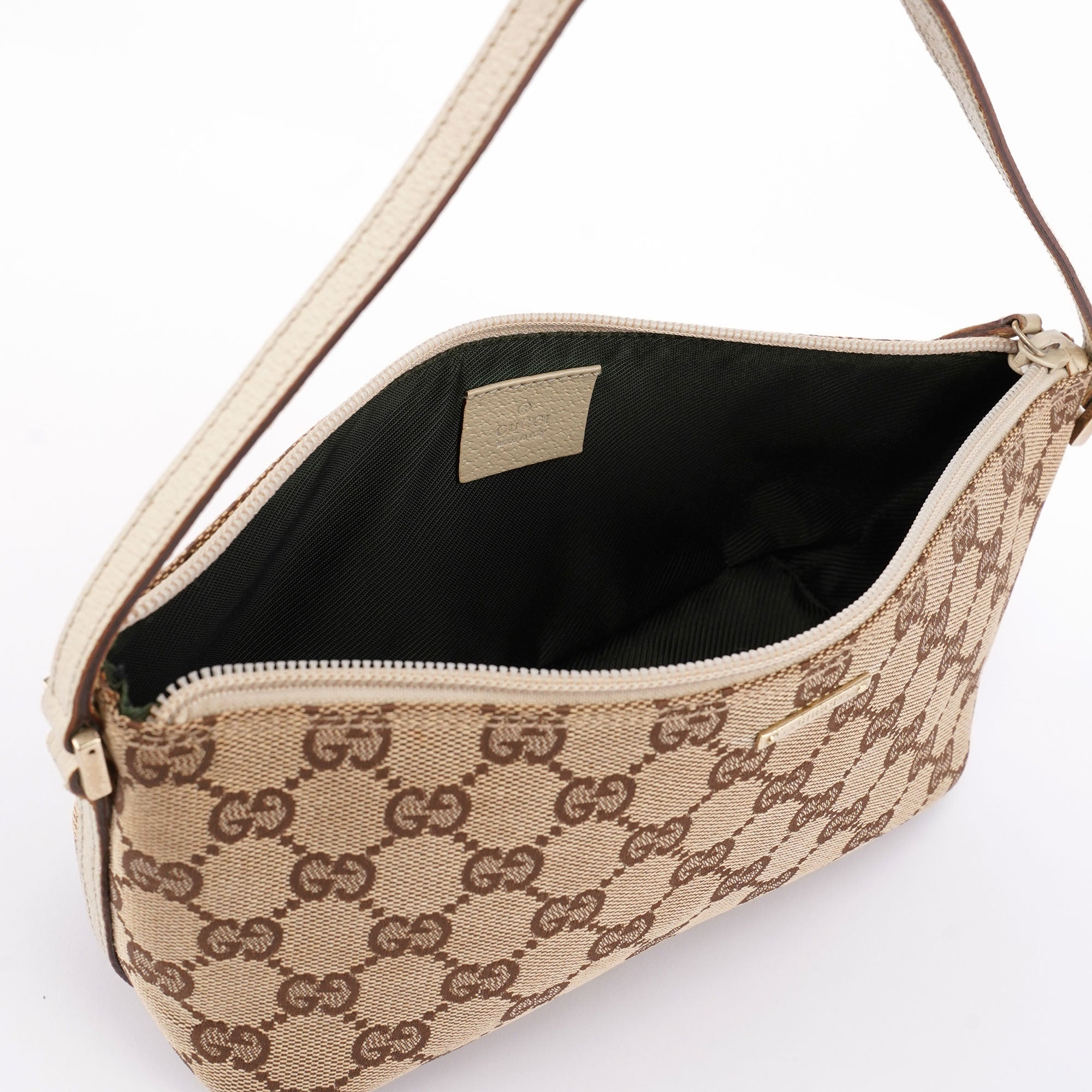 07198 Beige White GG Boat