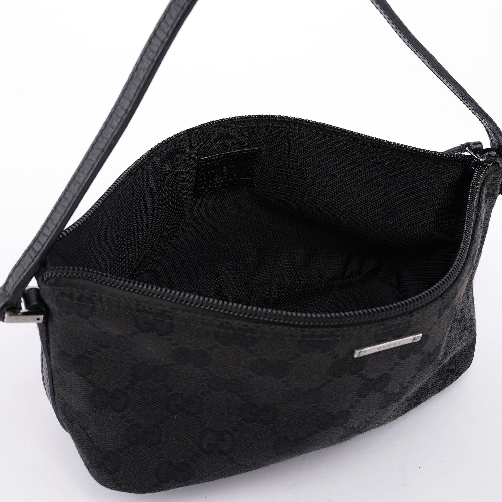 07198 Black GG Boat
