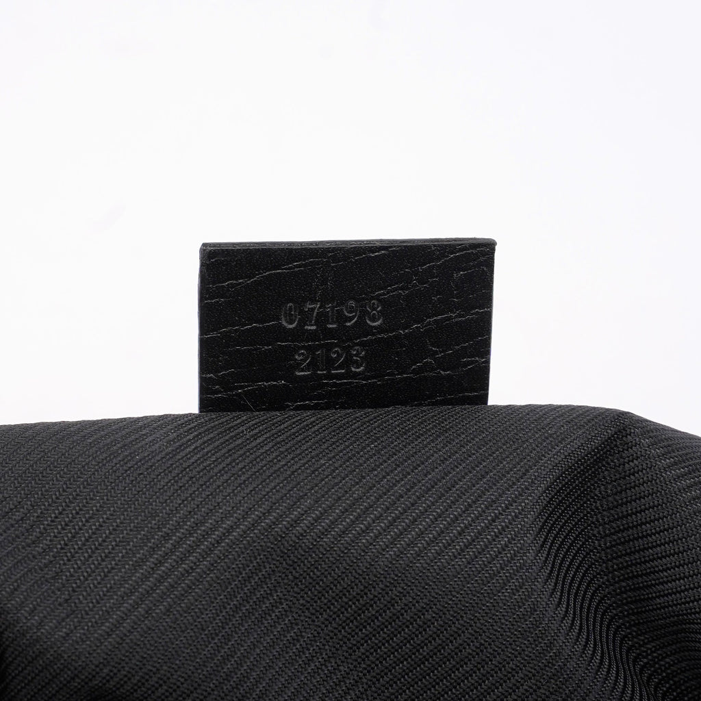07198 Black GG Boat