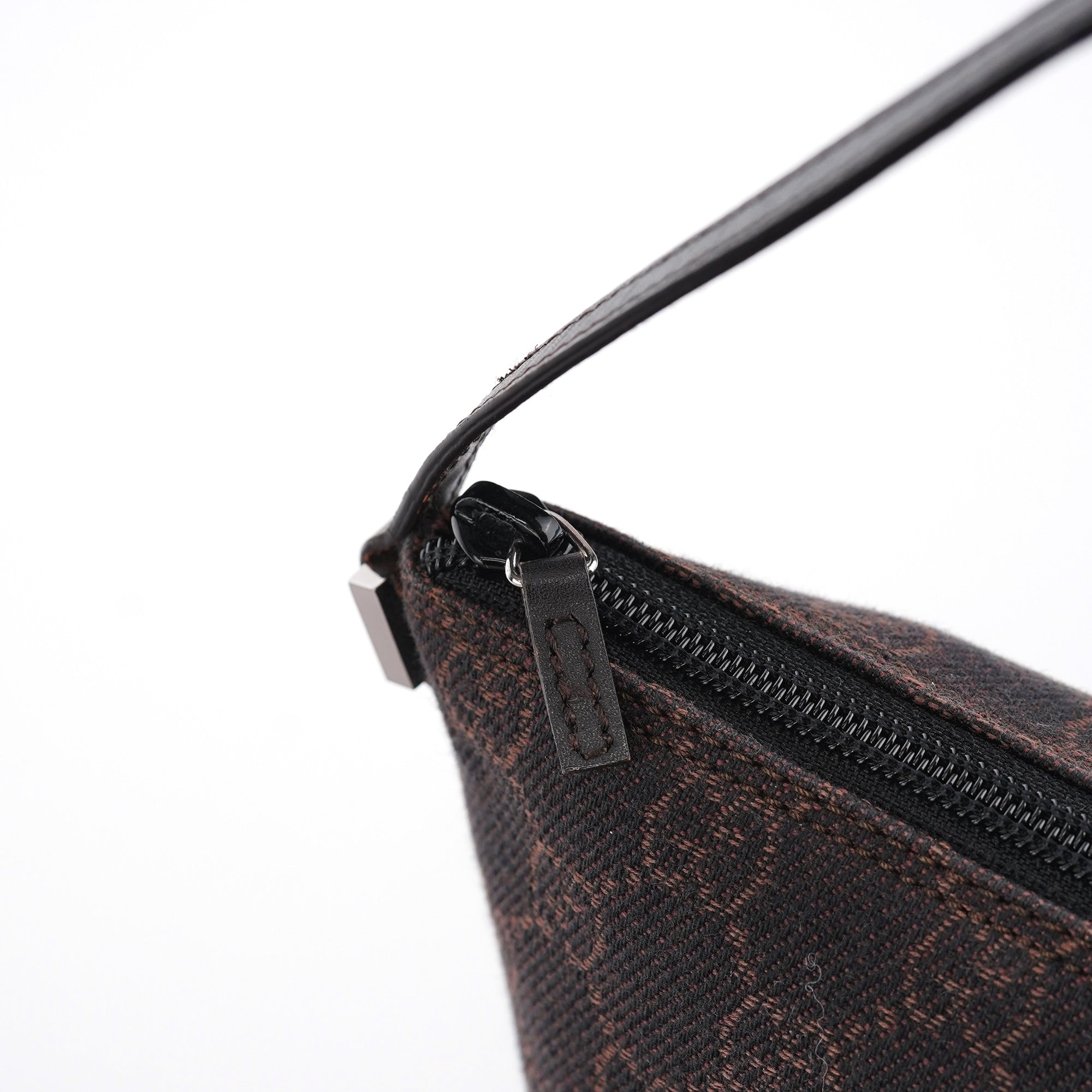 07198 Brown GG Boat Pochette