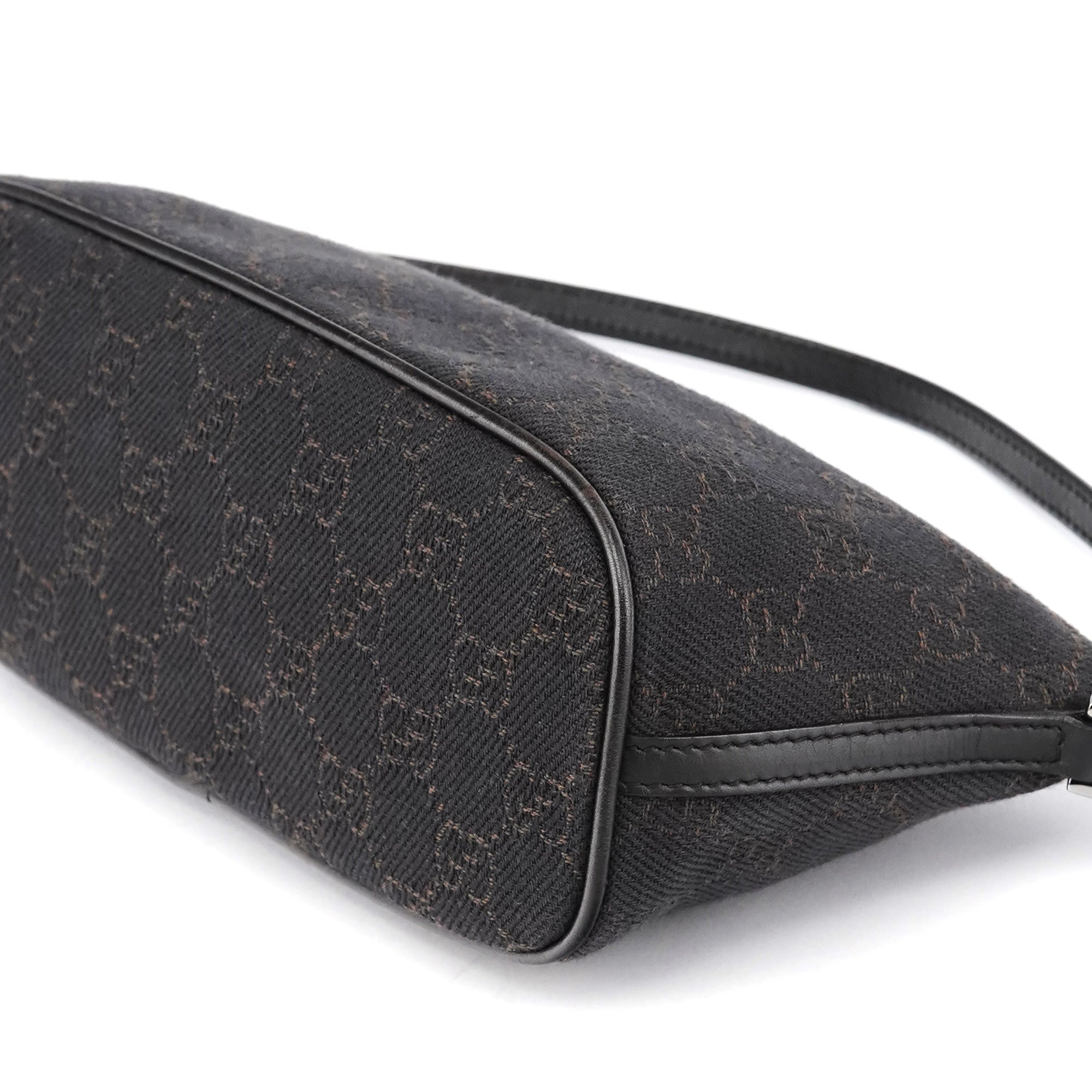 07198 Brown GG Boat Pochette