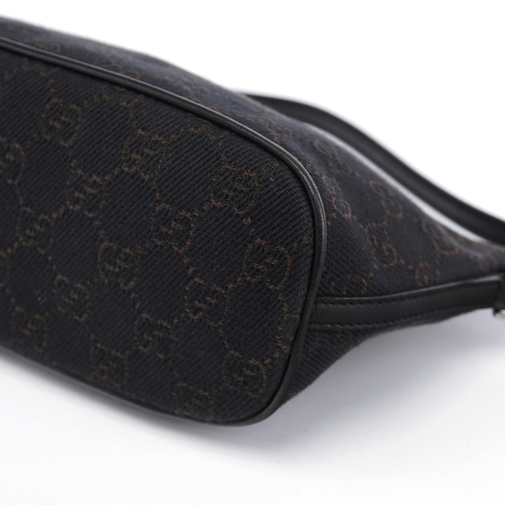 07198 Brown GG Boat Pochette