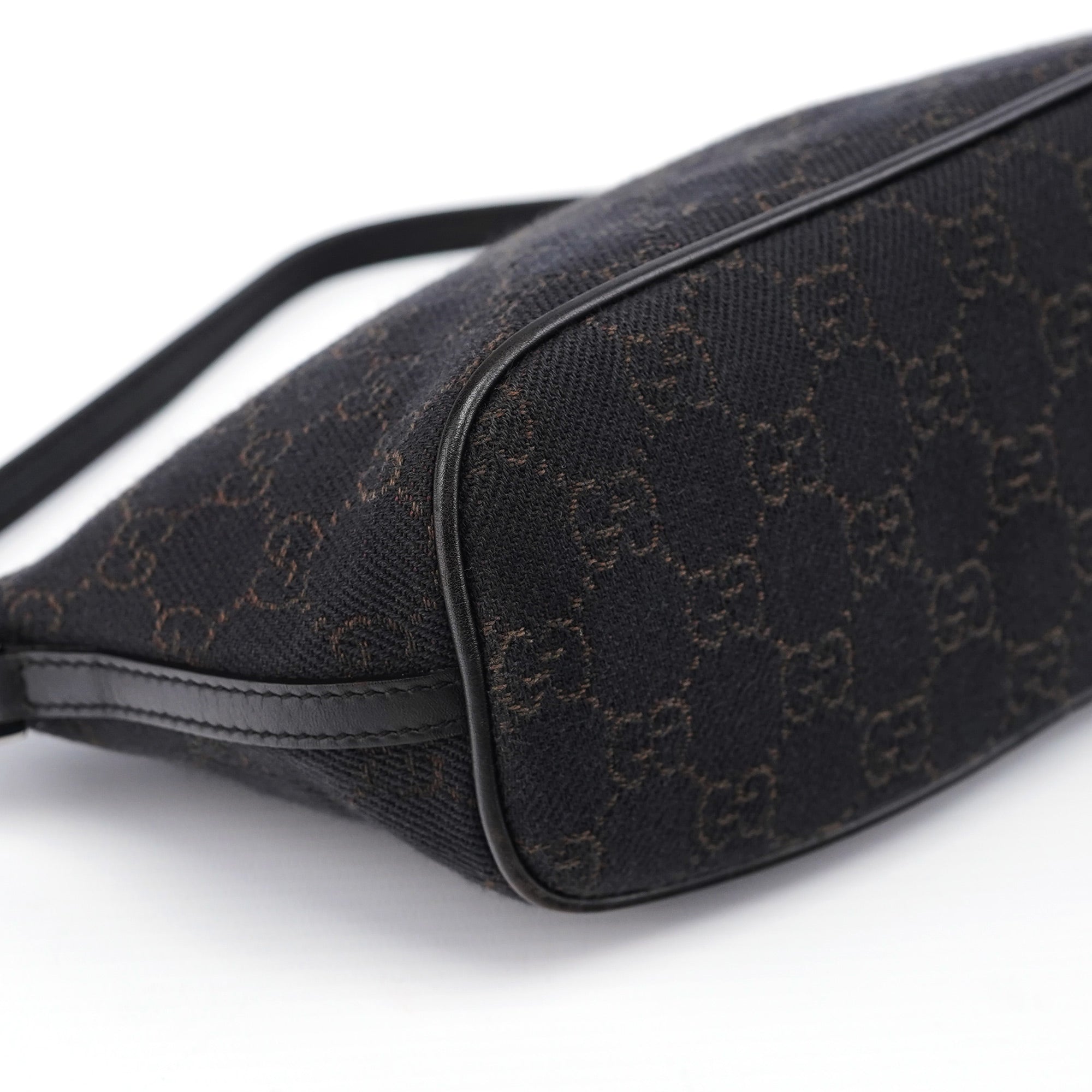 07198 Brown GG Boat Pochette