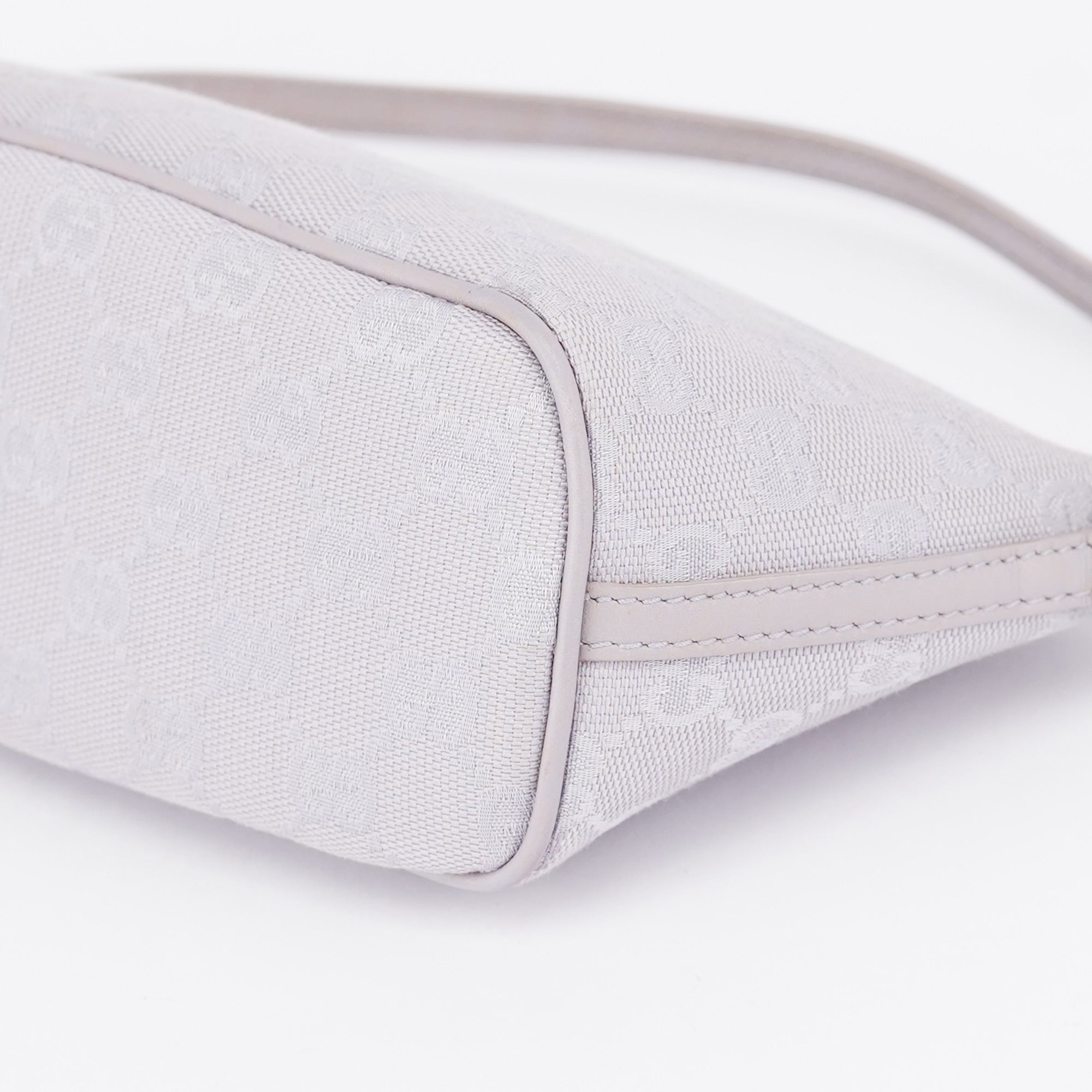 07198 Lavender GG Boat Pochette