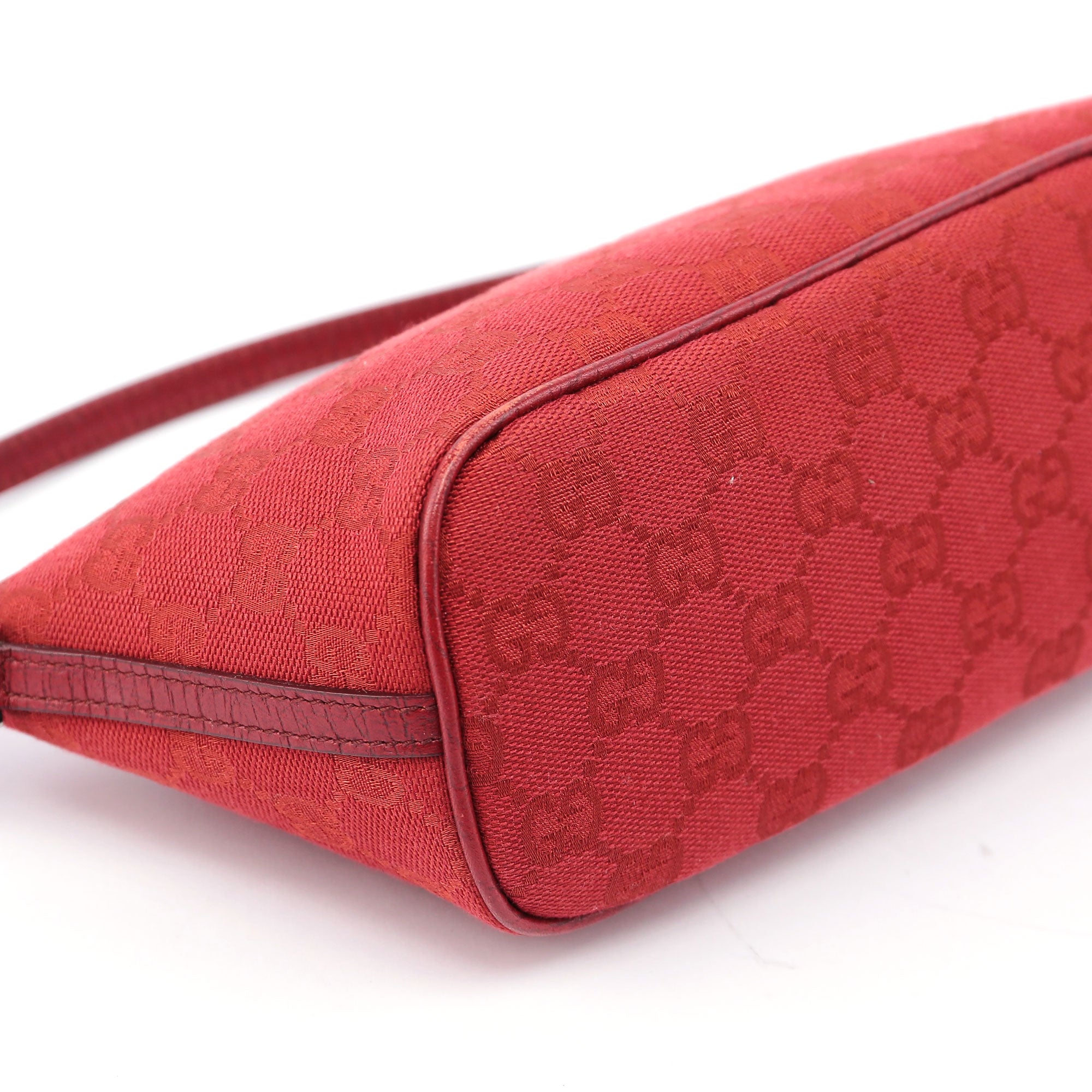 07198 Red GG Boat Pochette