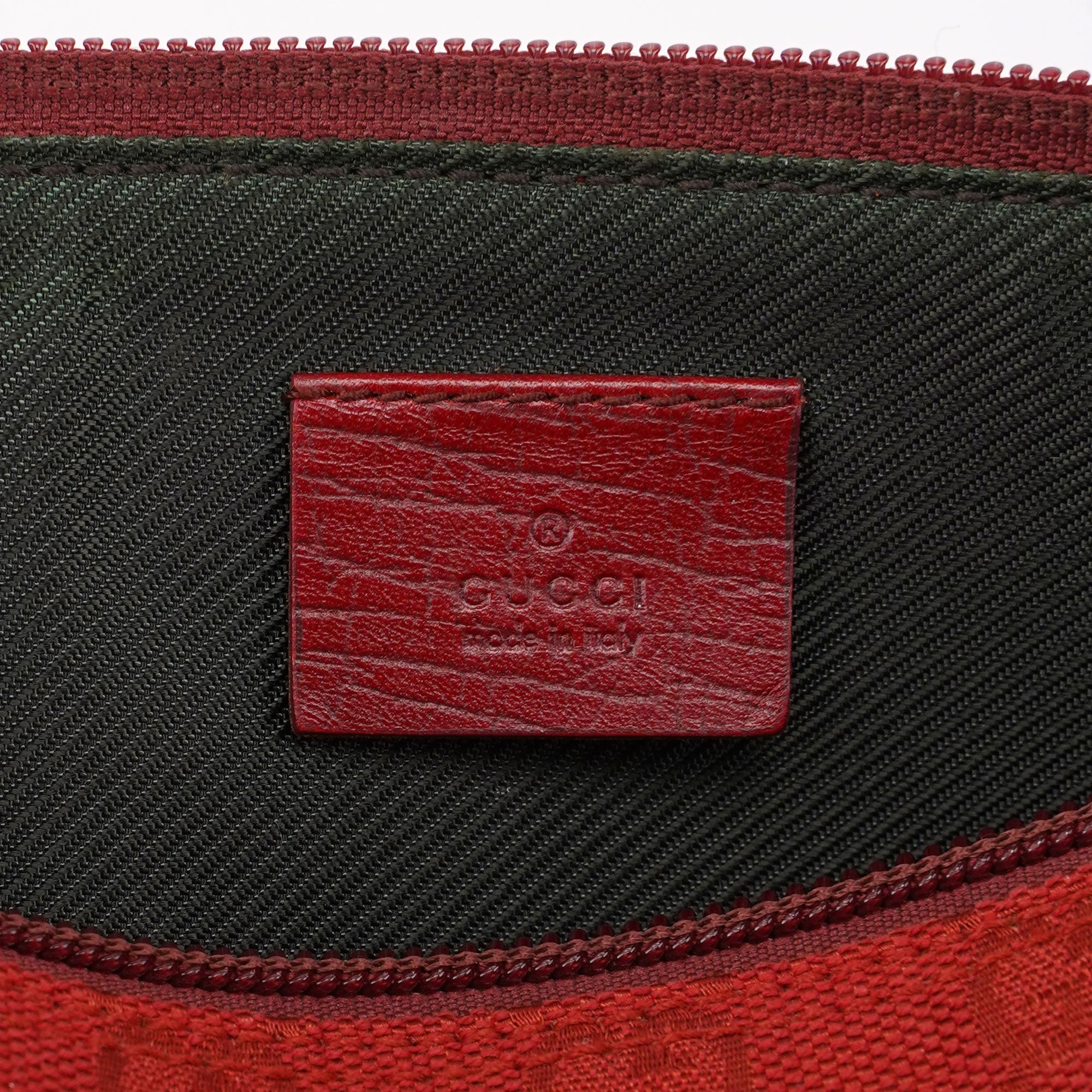 07198 Red GG Boat Pochette