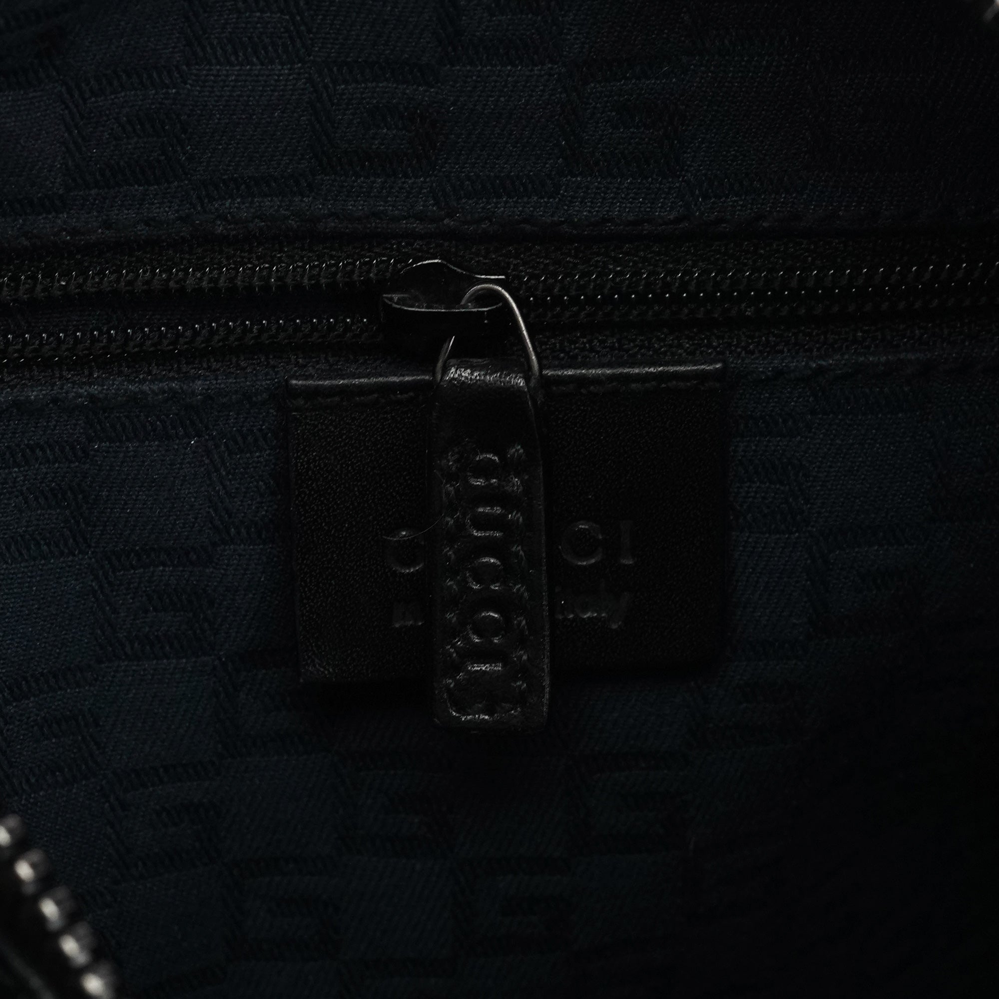 101333 Black Textured Leather Shoulder Bag