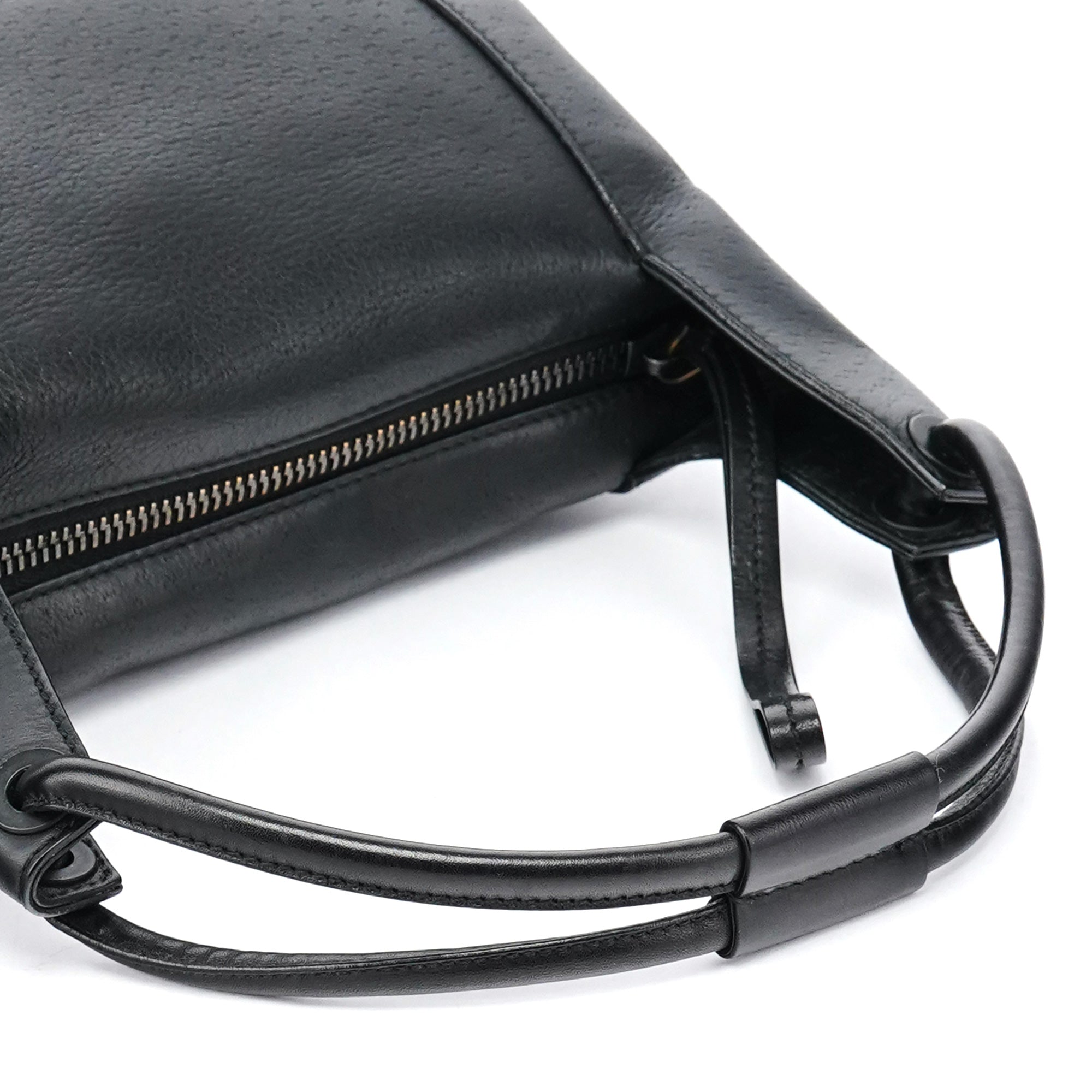 101333 Black Textured Leather Shoulder Bag