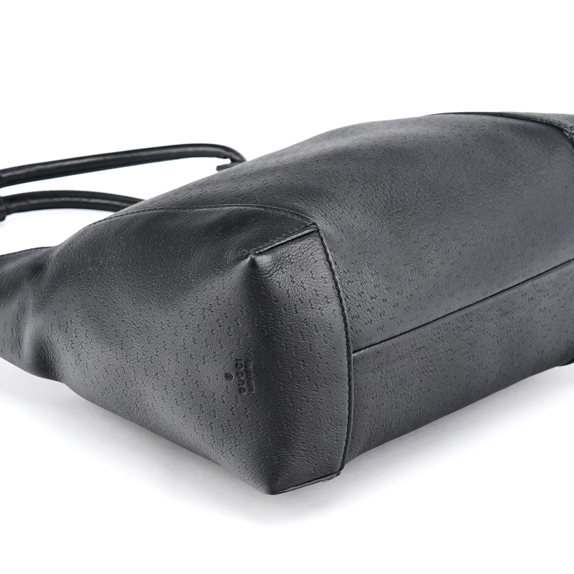 101333 Black Textured Leather Shoulder Bag