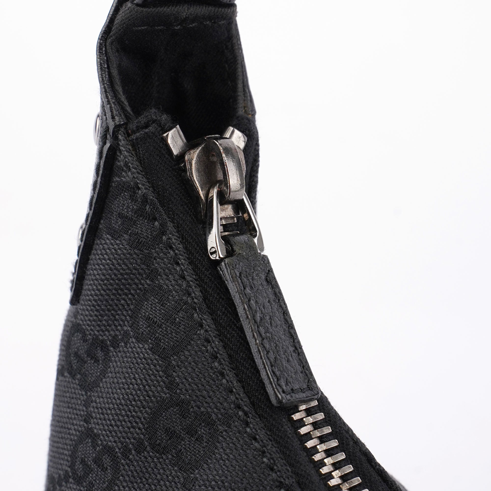 115002 Black GG Shoulder Bag