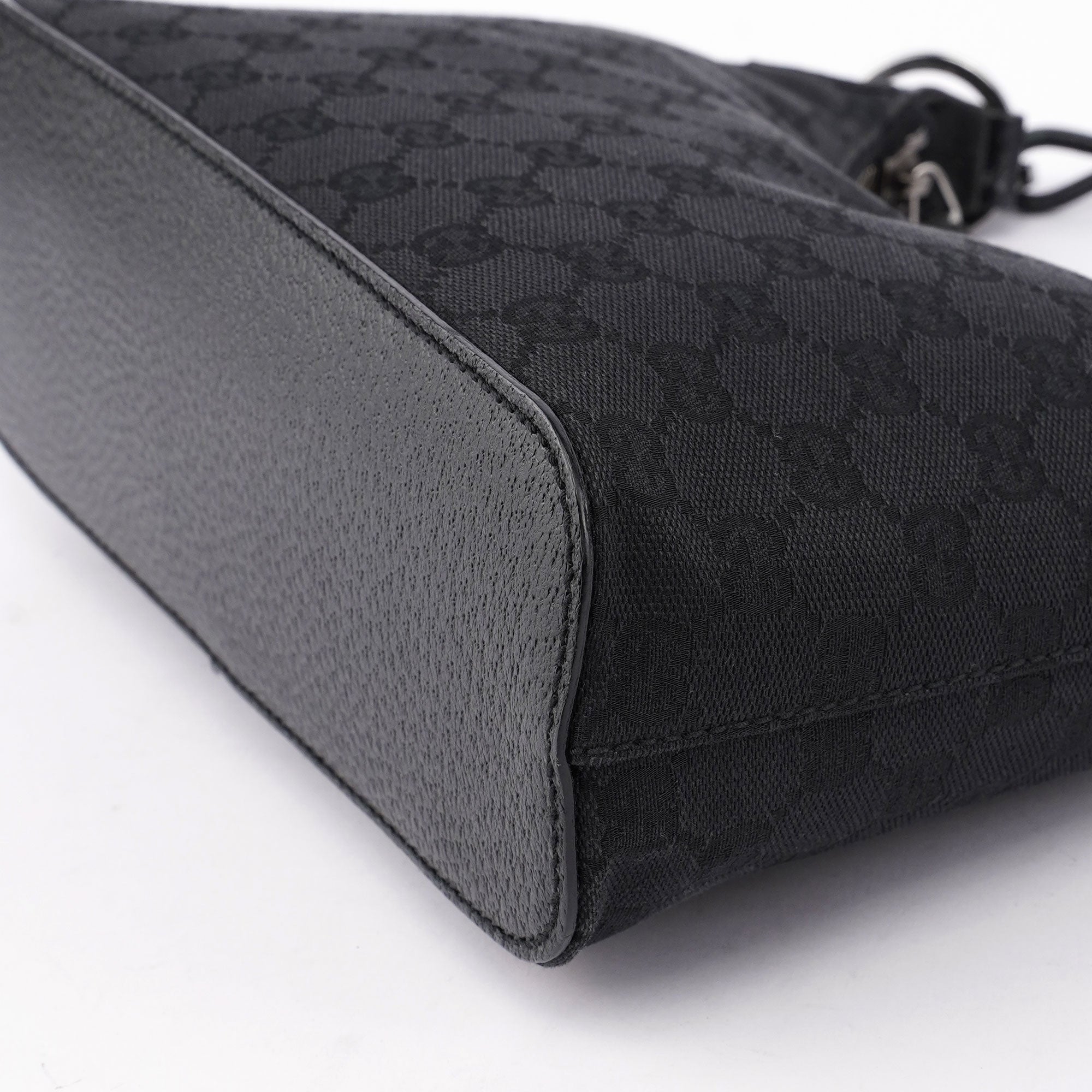 115002 Black GG Shoulder Bag