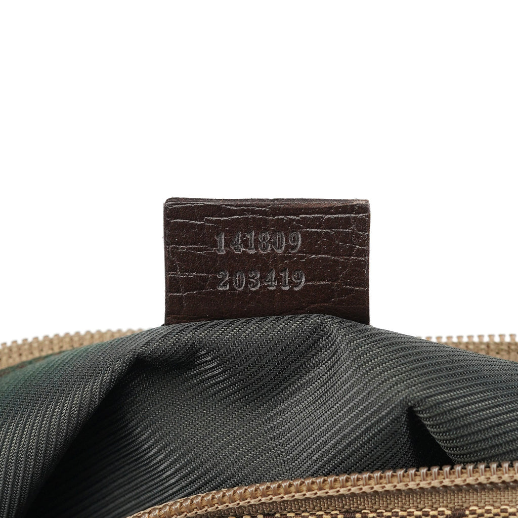 141809 Beige GG Boat Pochette
