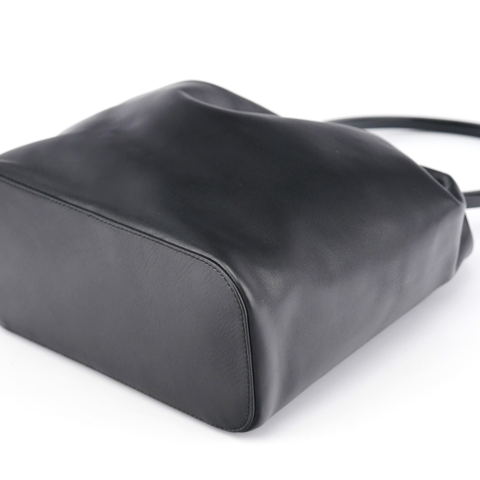 1999 Black Calfskin Loop Shoulder Bag
