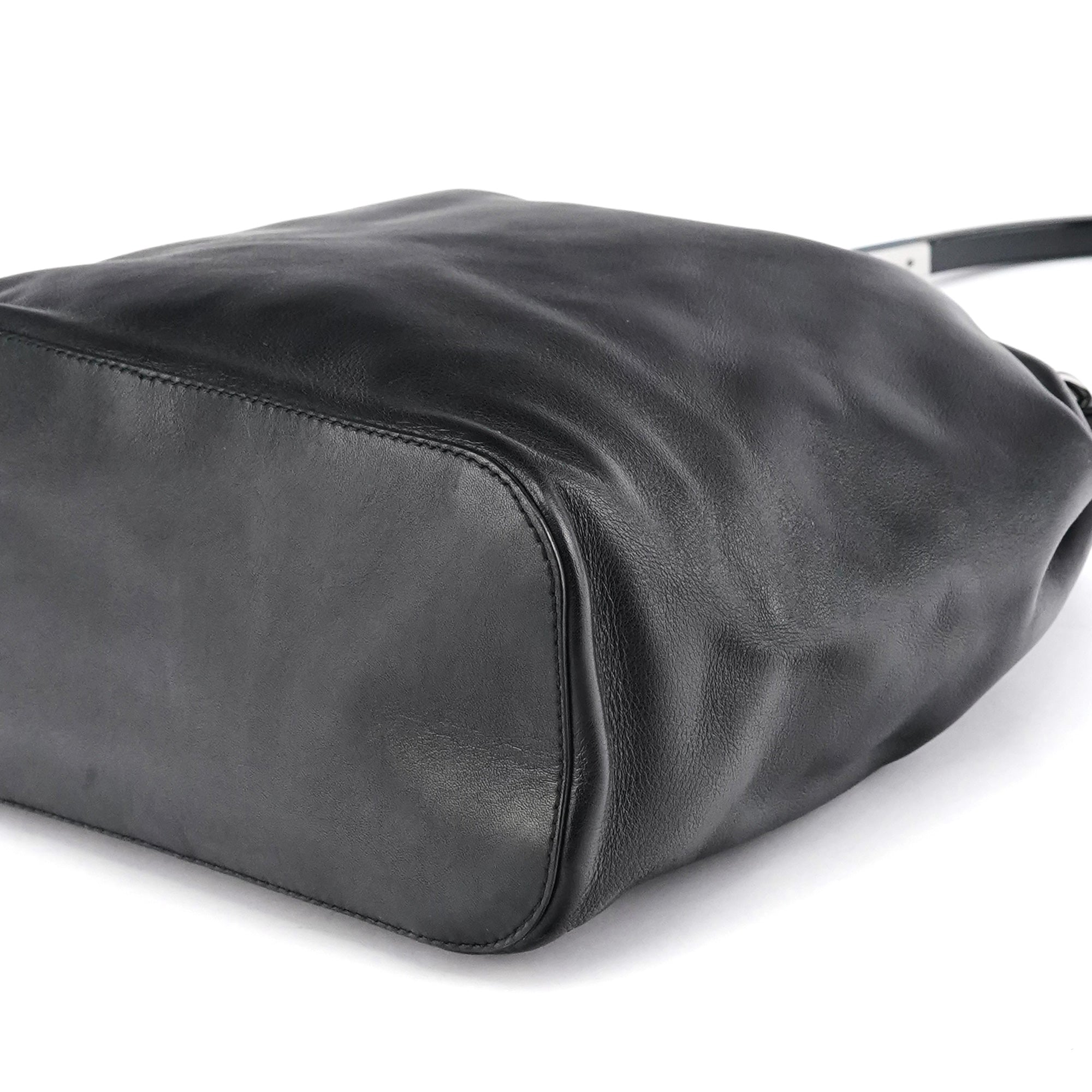1999 Black Calfskin Loop Shoulder Bag