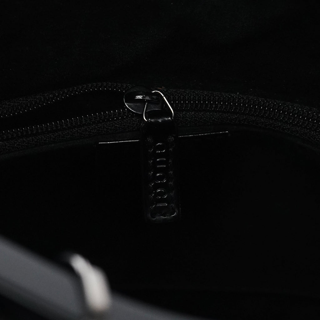 1999 Black GG Canvas Loop Shoulder Bag