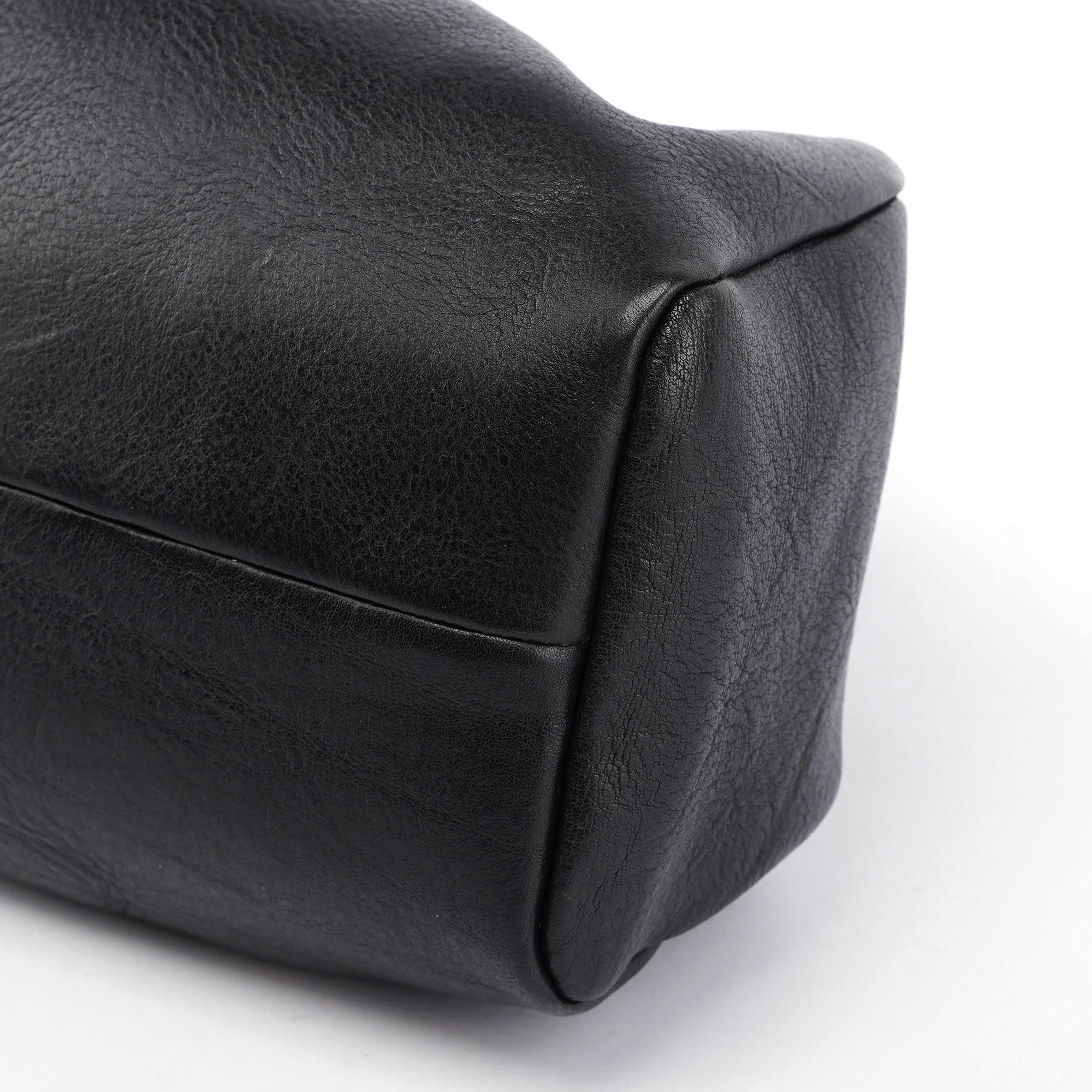2002 Black Leather Runway Wood Handle Bag