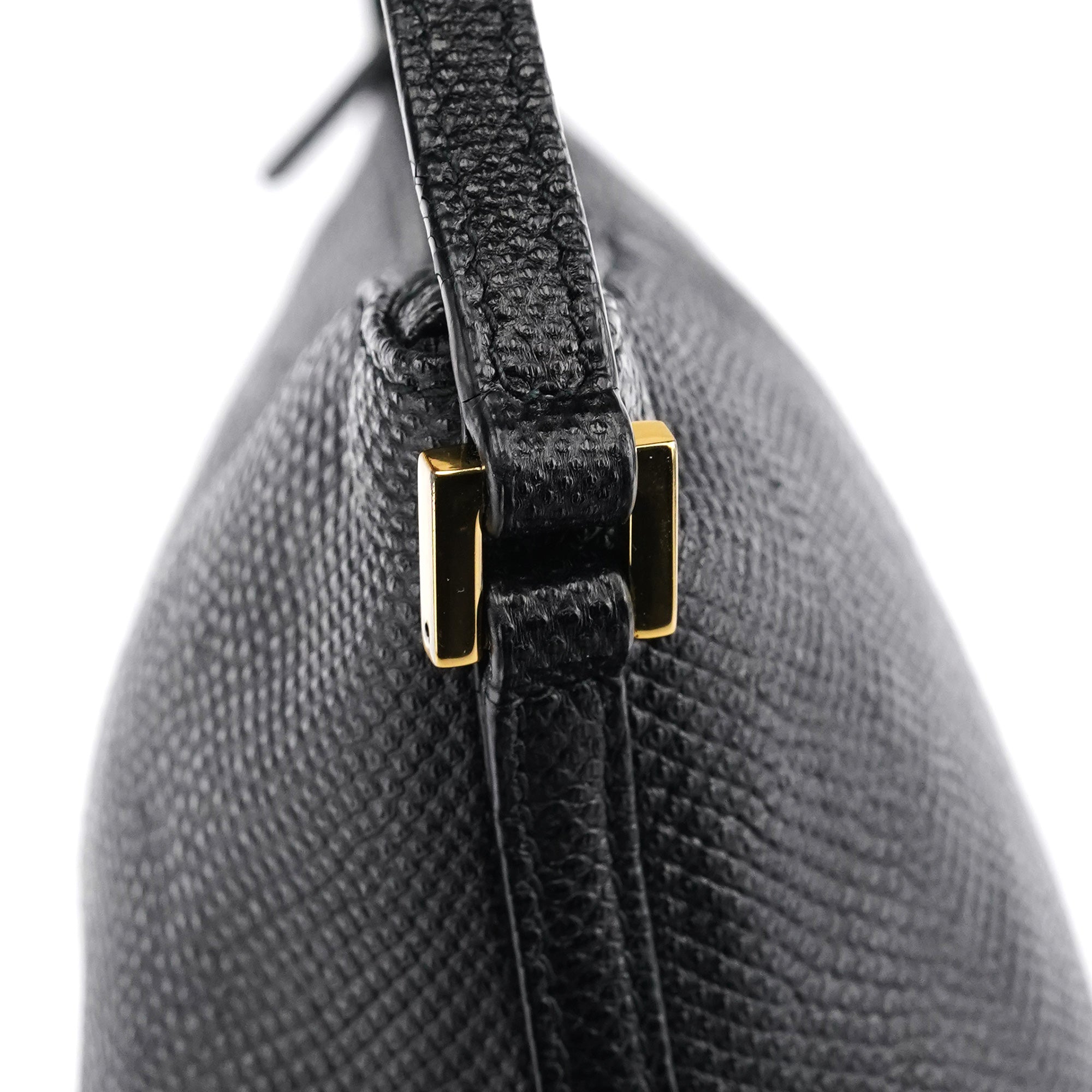 250001 Black Lizard Embossed Boat Pochette